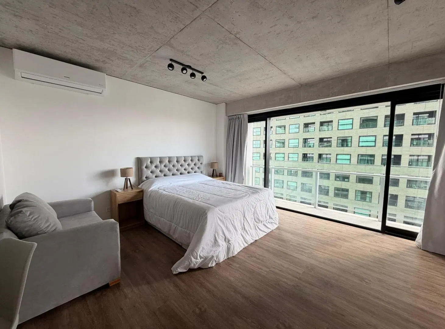 Studio amoblado en alquiler con opción de cochera - Quartier del Bajo 5