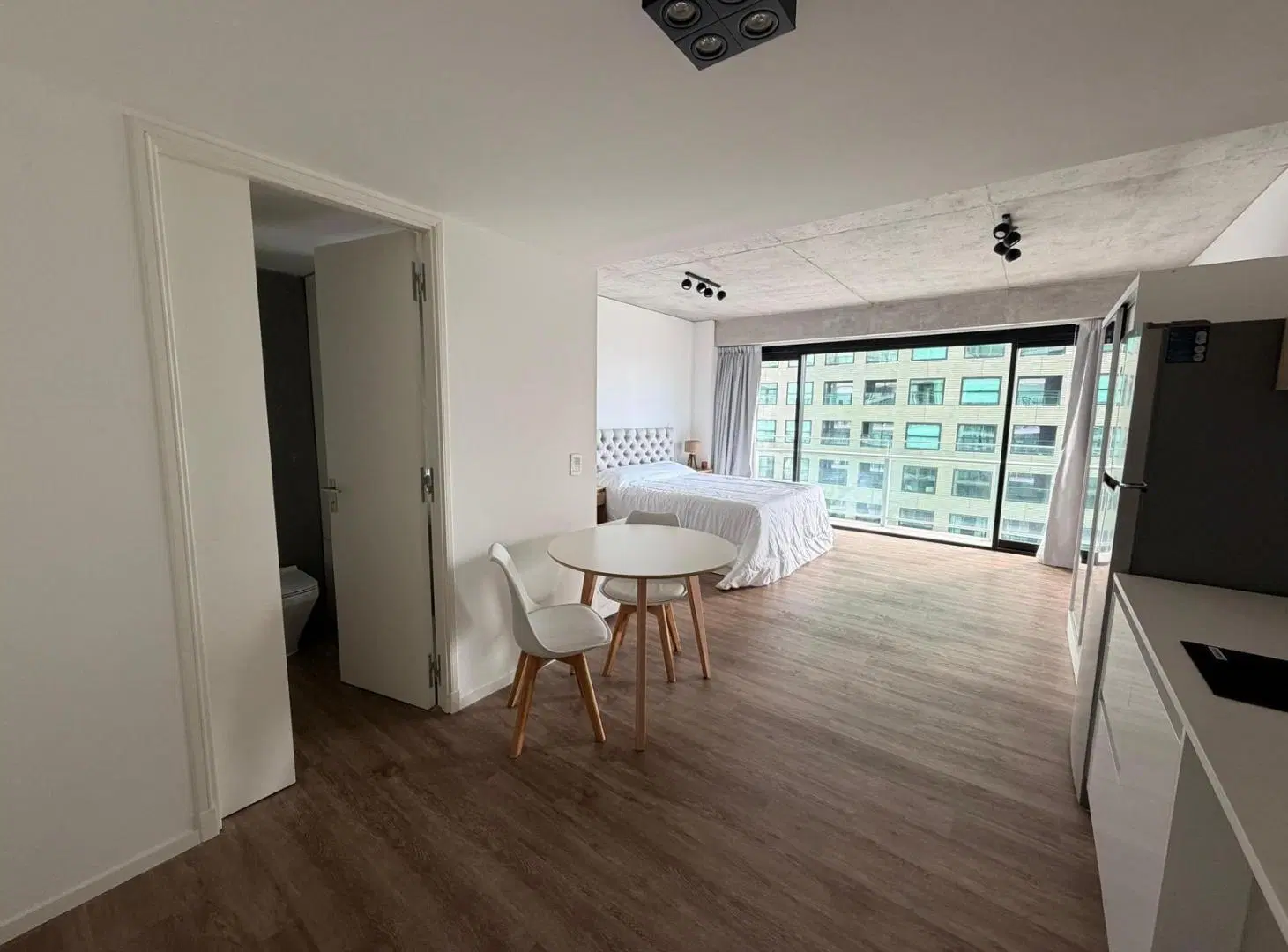 Studio amoblado en alquiler con opción de cochera - Quartier del Bajo 1