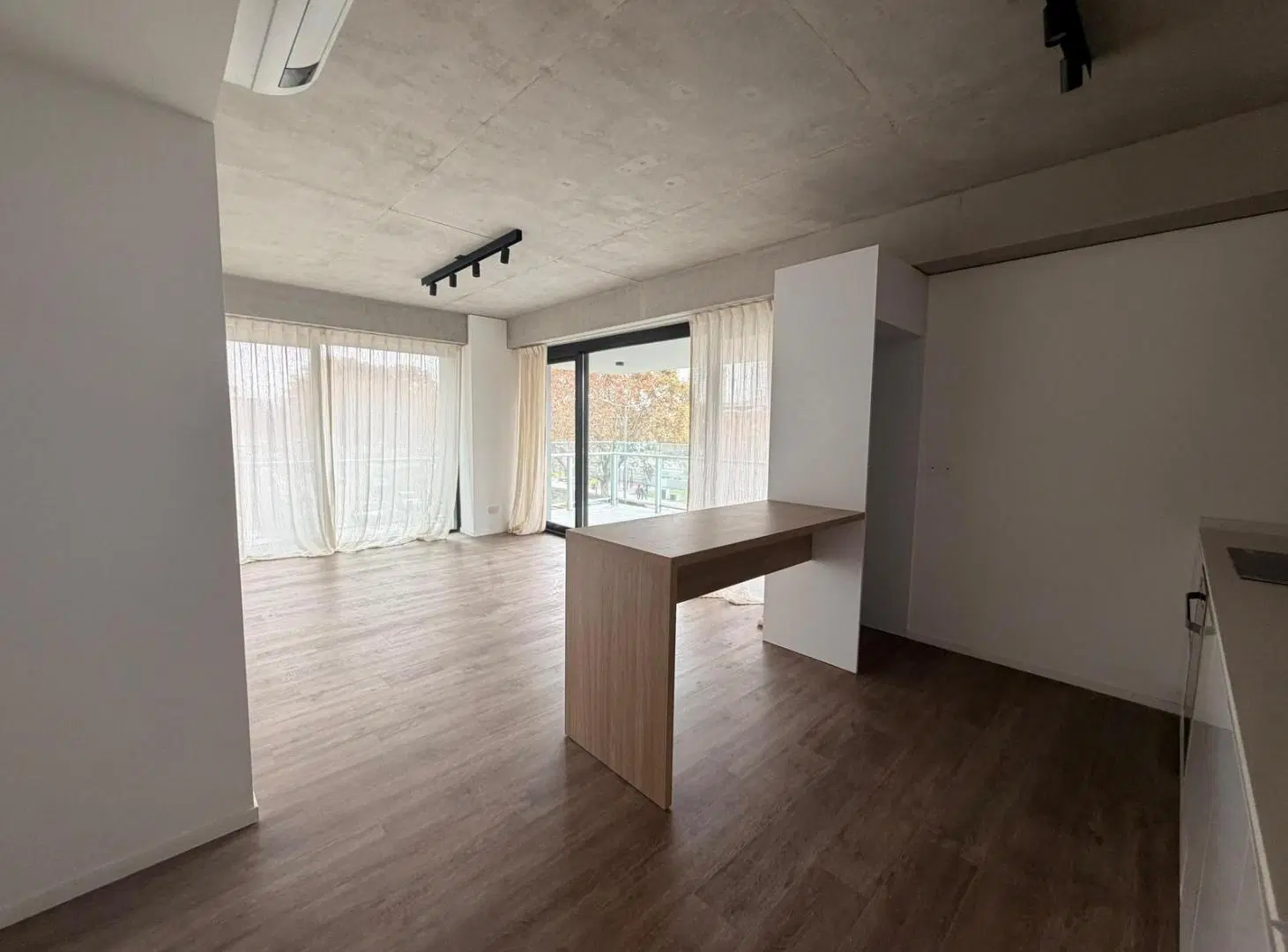 3 Ambientes con Vista al Río en Alquiler - Quartier del Bajo 1
