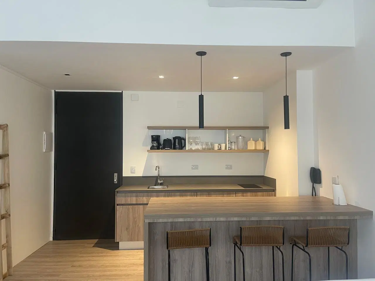 Excelente Loft en alquiler temporario con cochera. Distrito Quartier, Retiro. 1
