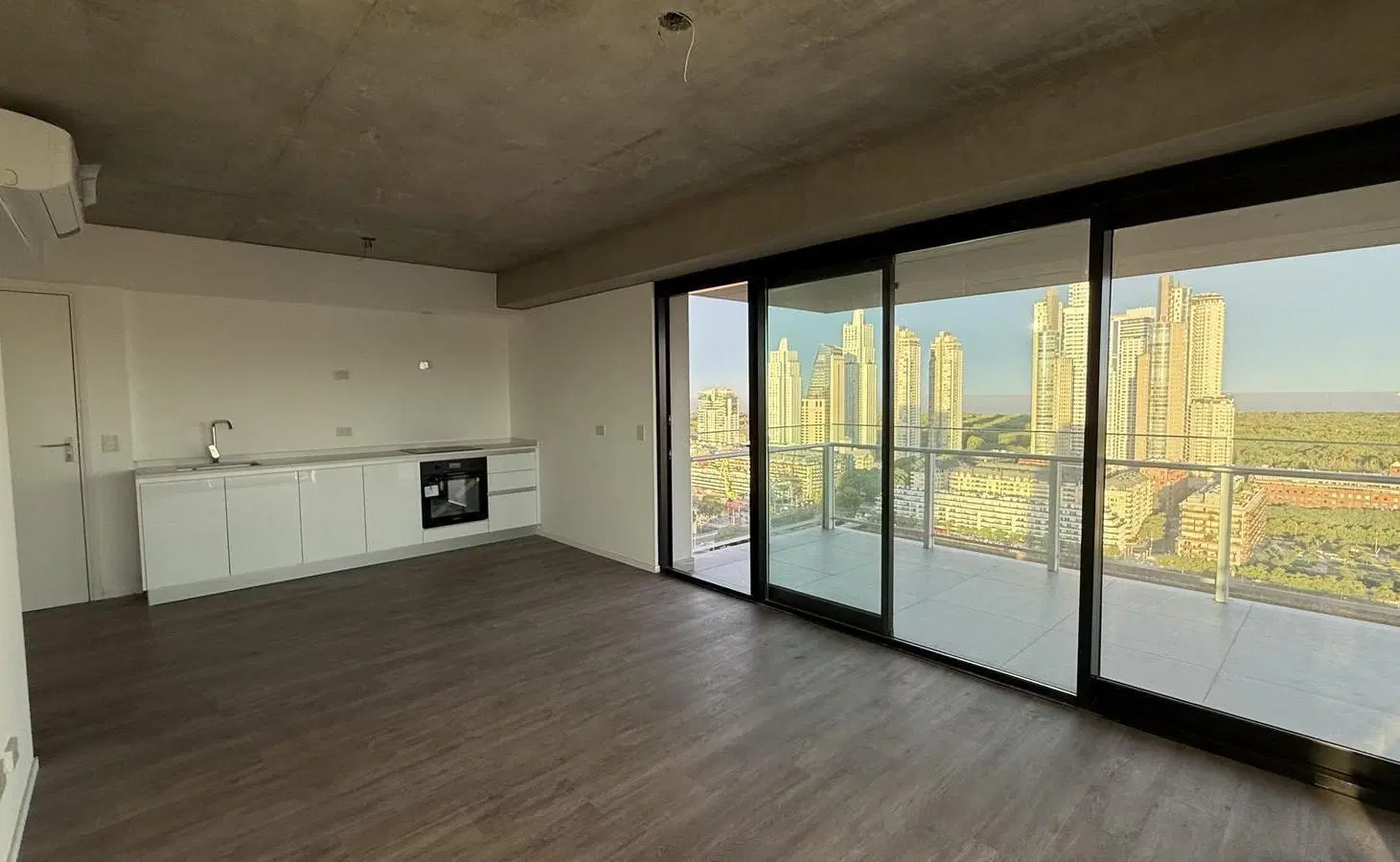 3 Ambientes en Piso alto con vista al Rio y cochera doble - Quartier del Bajo - Puerto Madero 3