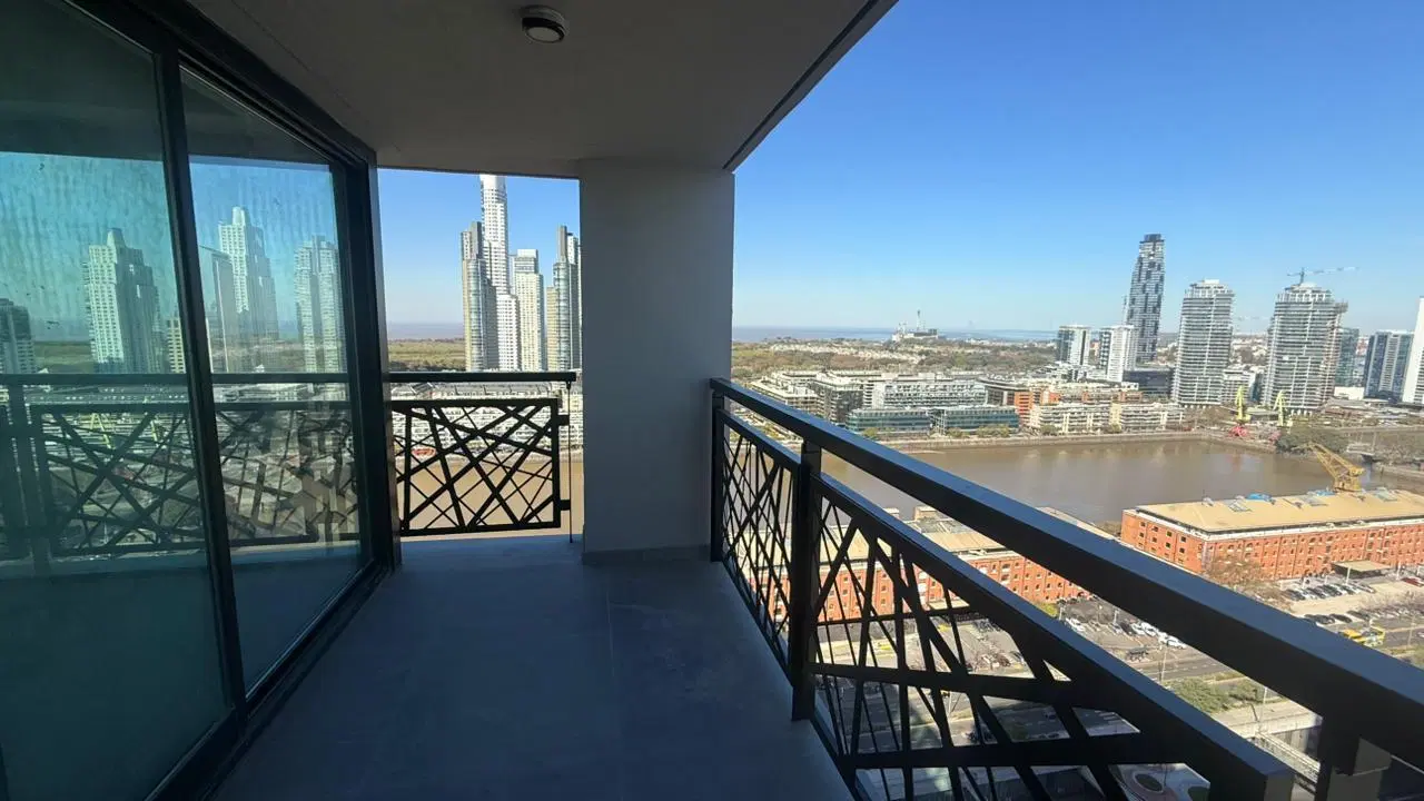 Increible 2 ambientes en venta con cochera y vista al río. Torre 2. Quartier. 3