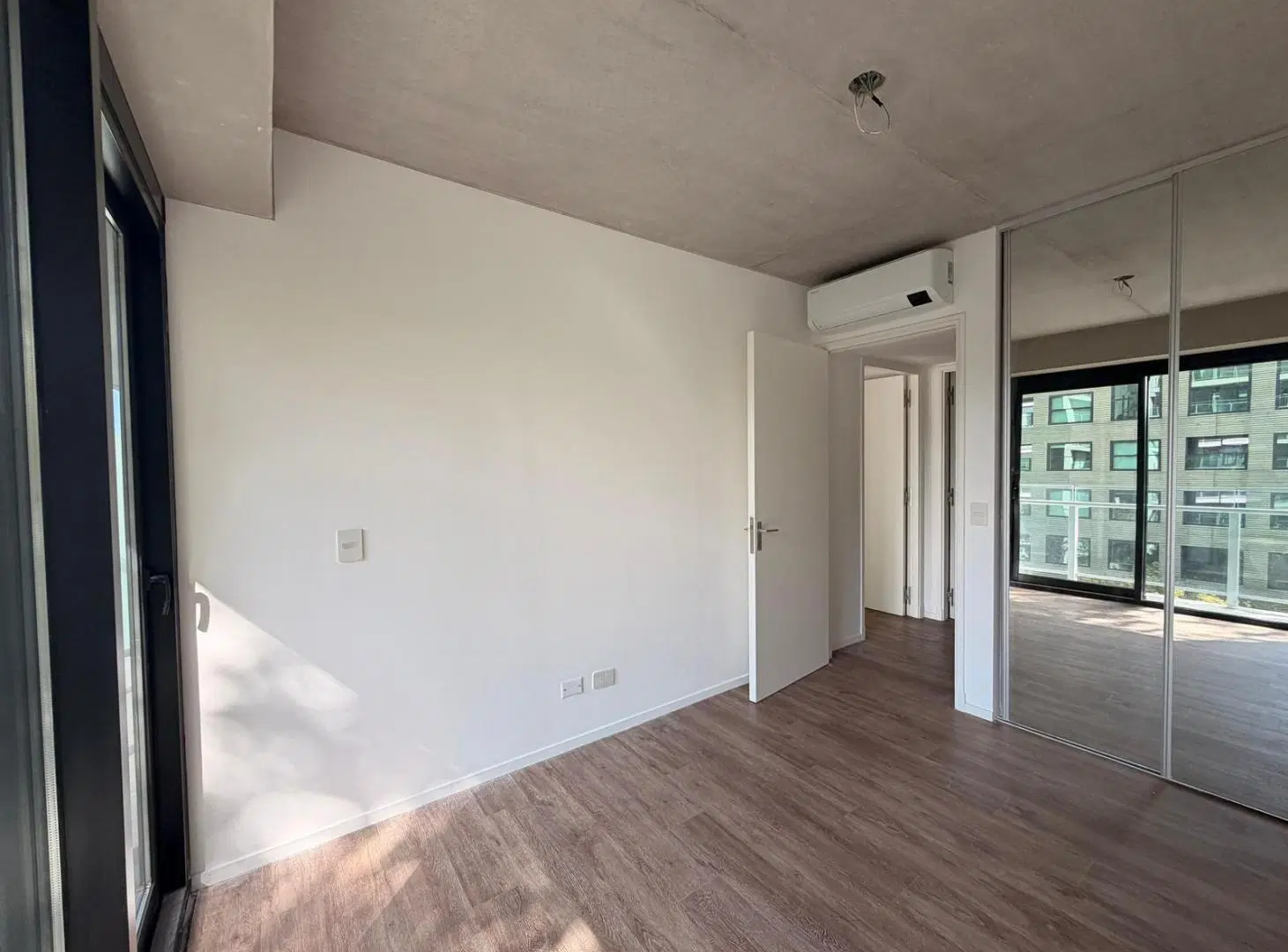 Departamento 3 ambientes con cochera en Quartier del Bajo 4