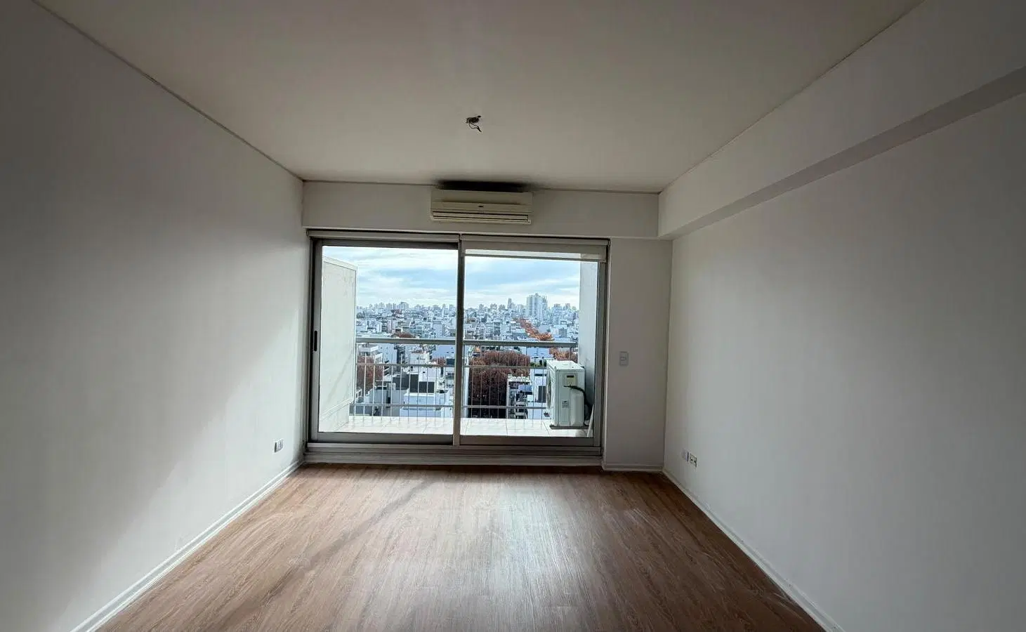 Departamento 2 ambientes en Quartier Boulevard con cochera y vista al río. Piso alto. 3
