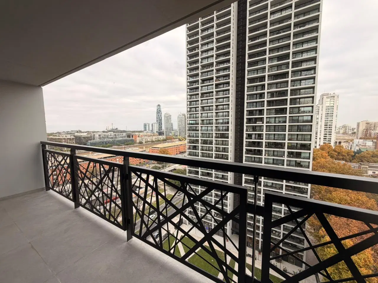 Excelente dos ambientes en alquiler, sin muebles, con cochera, Quartier Del Bajo - Puerto Madero 2