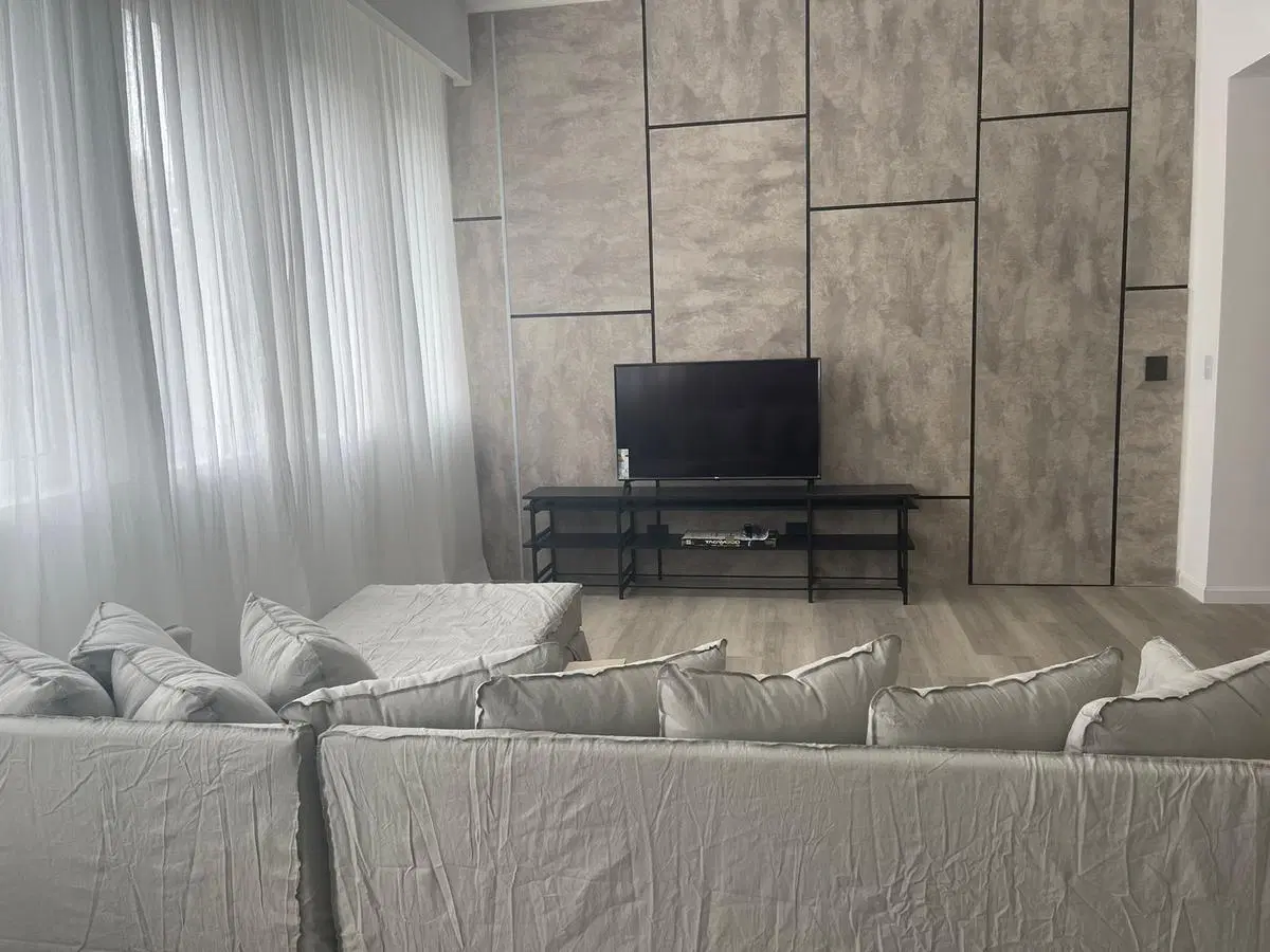 Excelente 3 ambientes a estrenar amoblado con cochera en venta. Distrito Quartier. 4