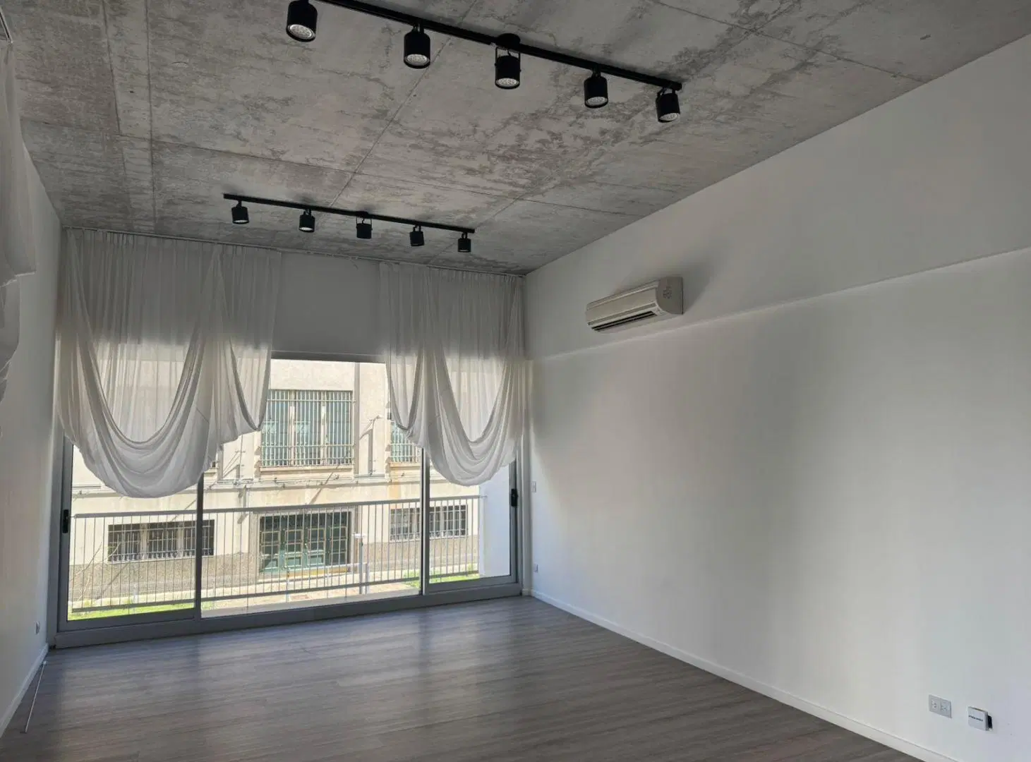 Excelente loft en venta con cochera. Distrito Quartier. 5