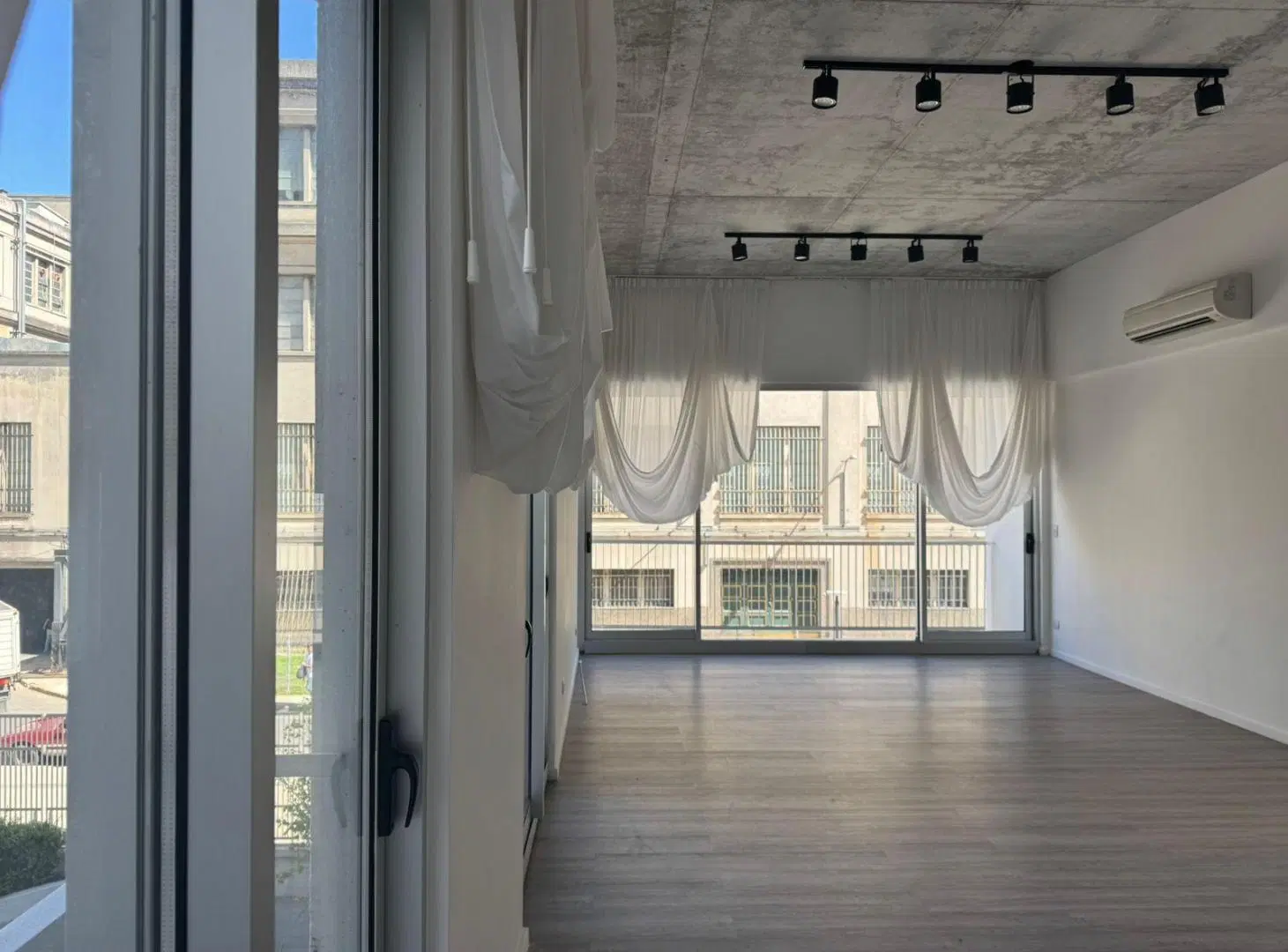 Excelente loft en venta con cochera. Distrito Quartier. 4