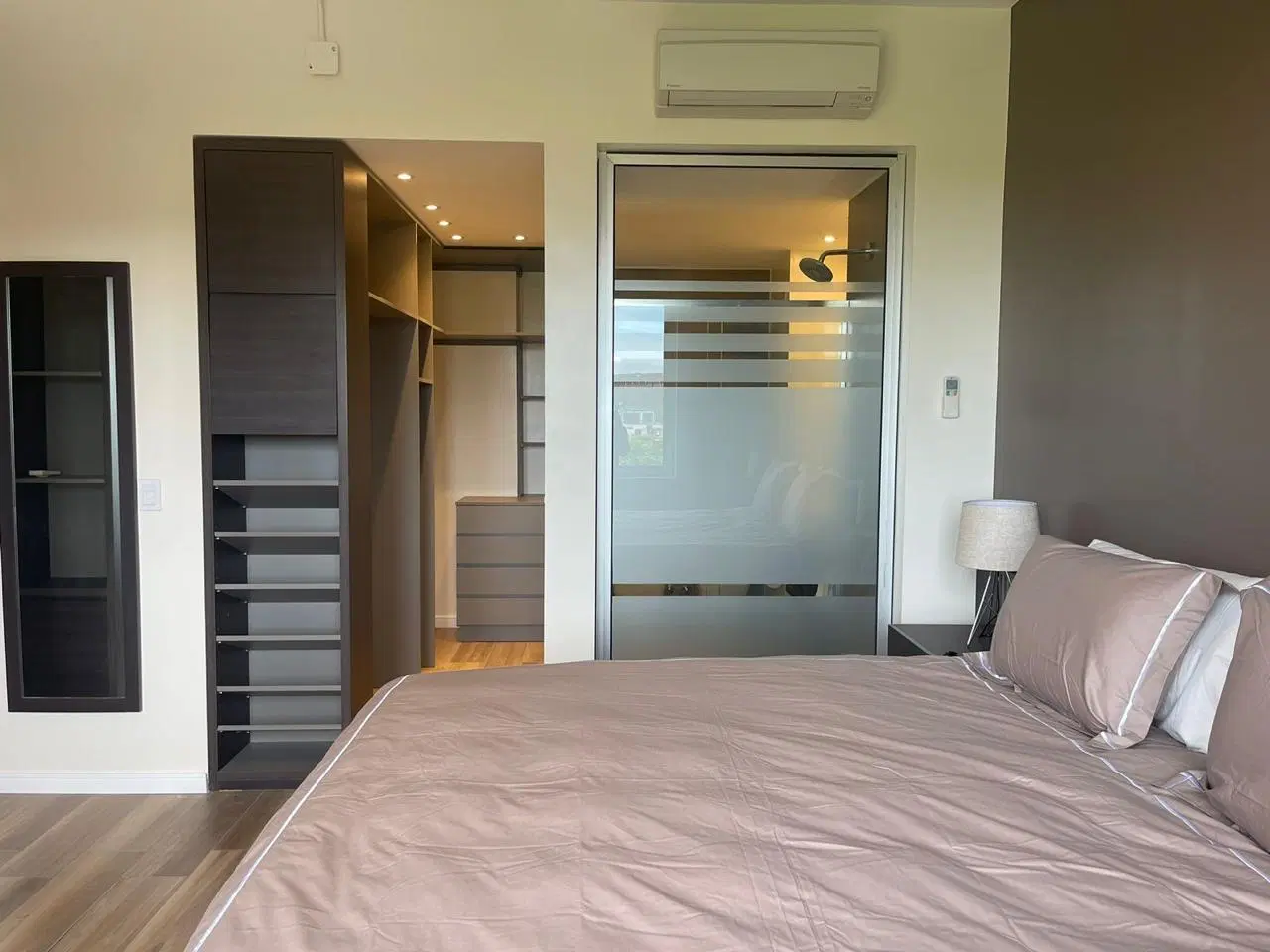Excelente Loft con cochera en venta totalmente equipado. Distrito Quartier, Retiro 1