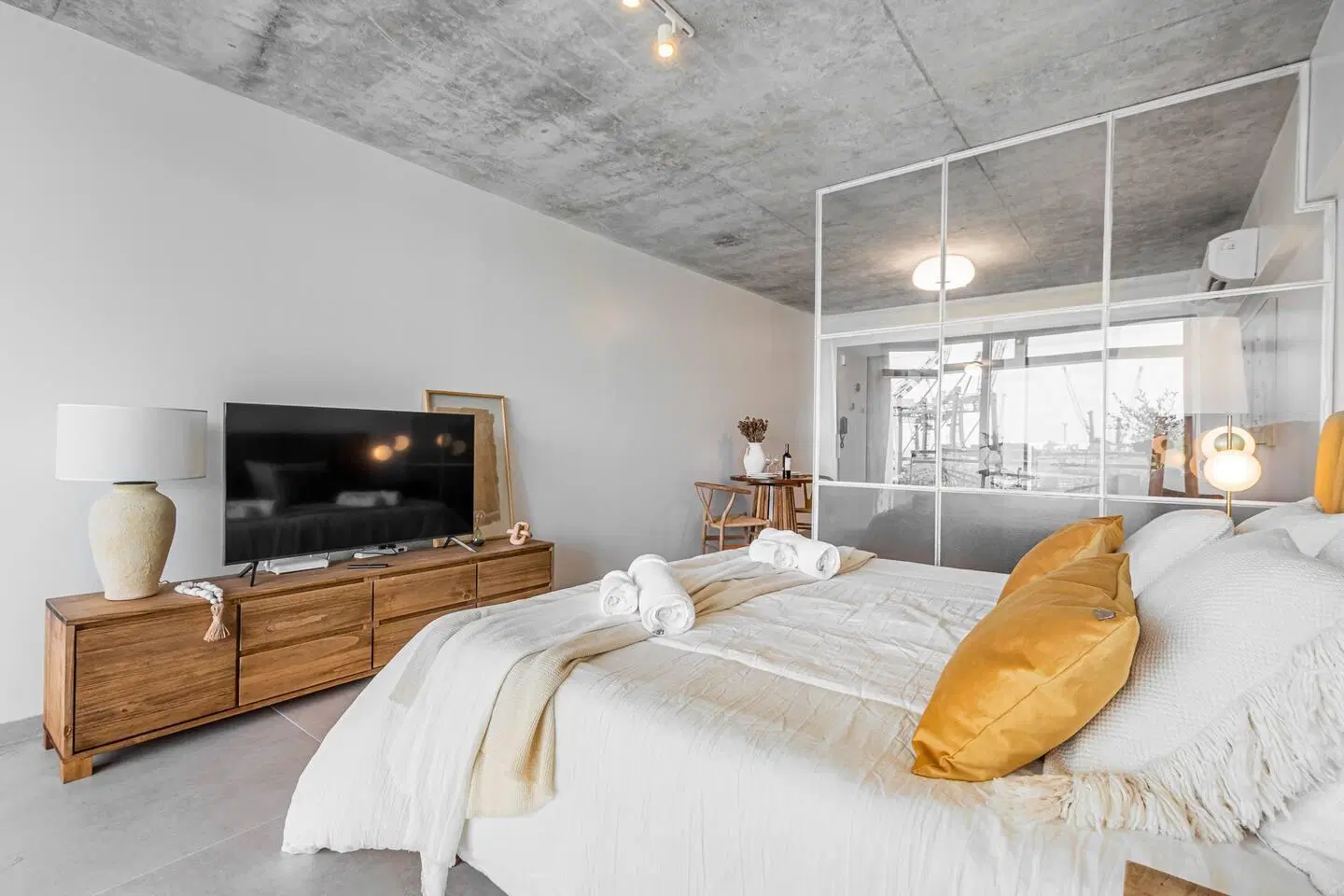 Studio moderno con balcon al rio y cochera – Distrito Quartier Puerto Retiro 1
