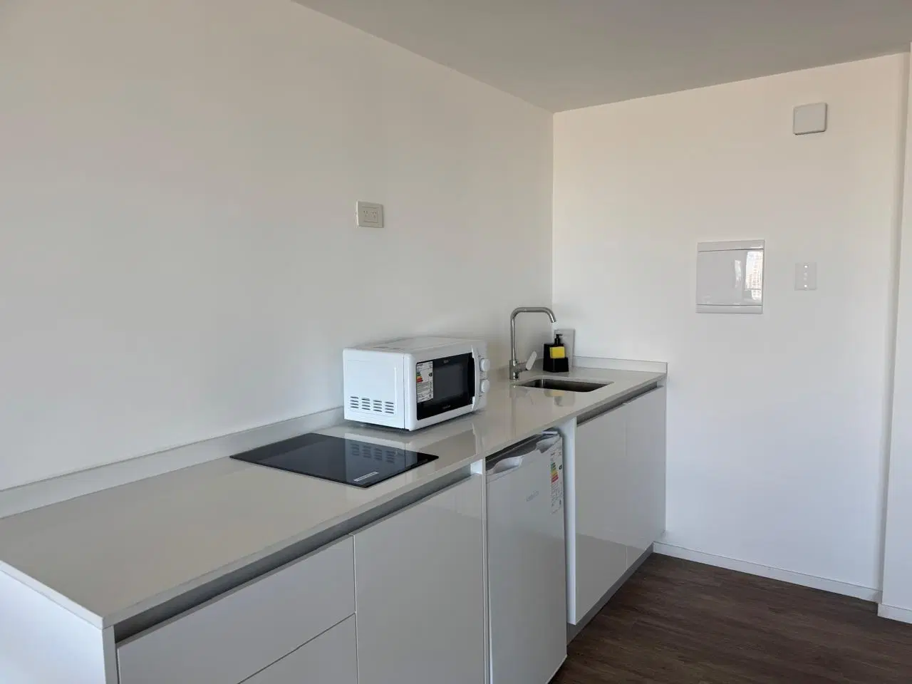 Excelente Studio en alquiler temporario, piso alto, Quartier Del Bajo - Puerto Madero 3