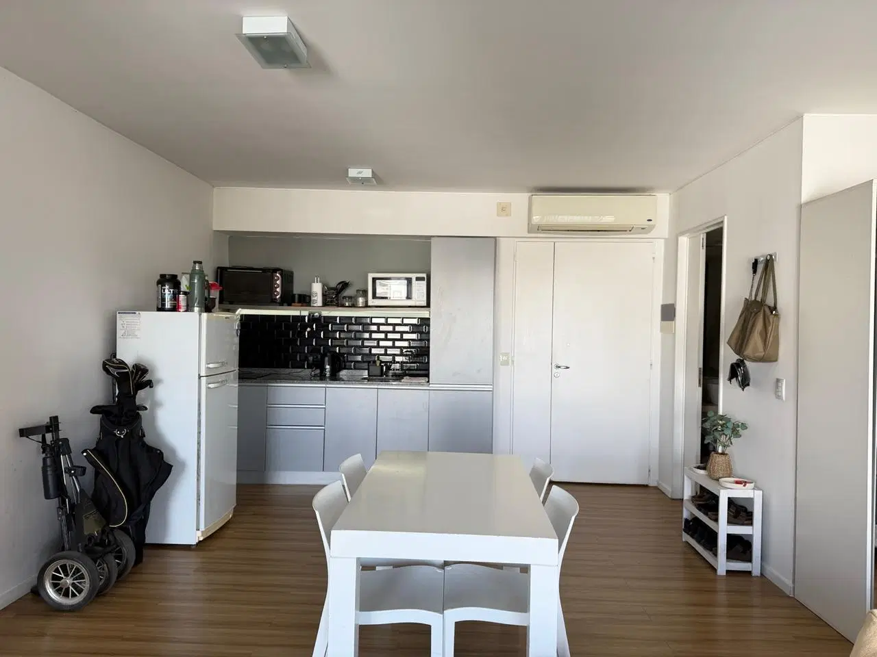 Excelente loft en alquiler temporario con cochera. Quartier Madero Urbano. 3