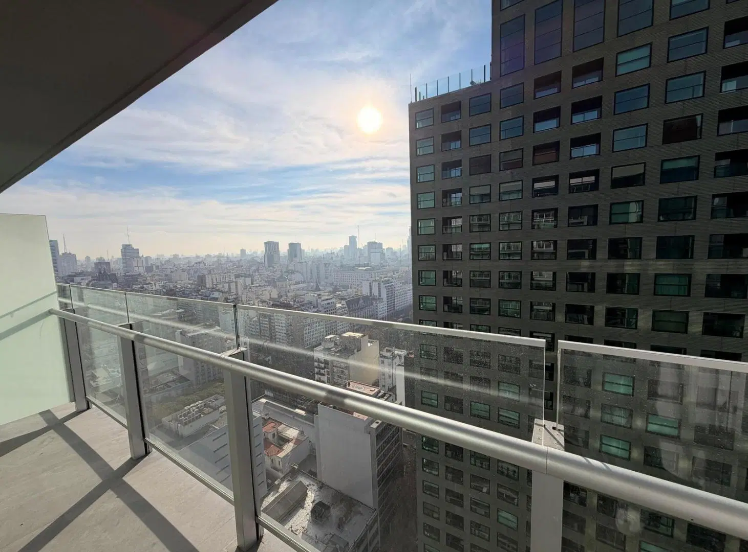 Monoambiente Luminoso en piso alto con Vista Abierta - Quartier del Bajo 2