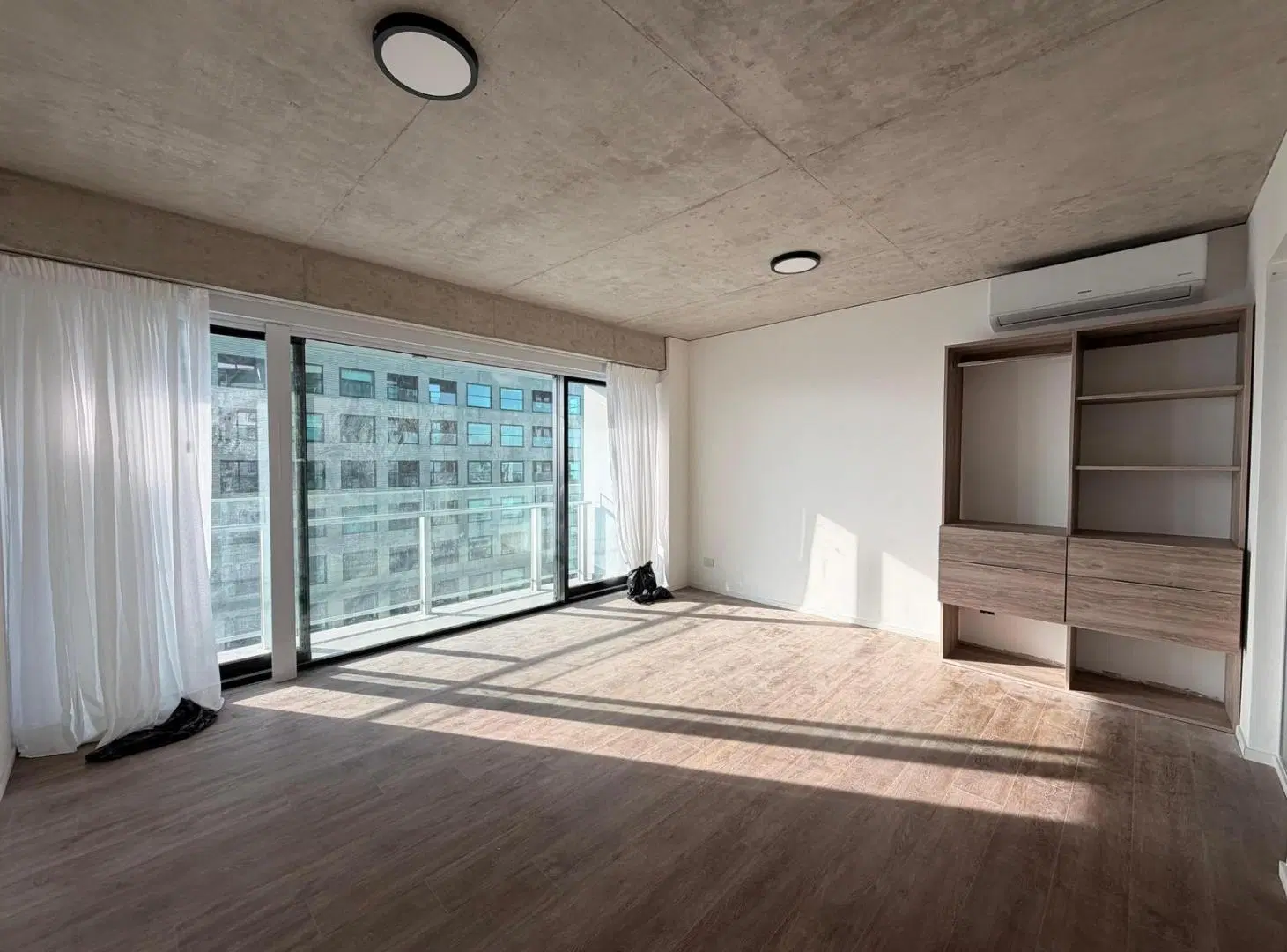 Monoambiente Luminoso en piso alto con Vista Abierta - Quartier del Bajo 1