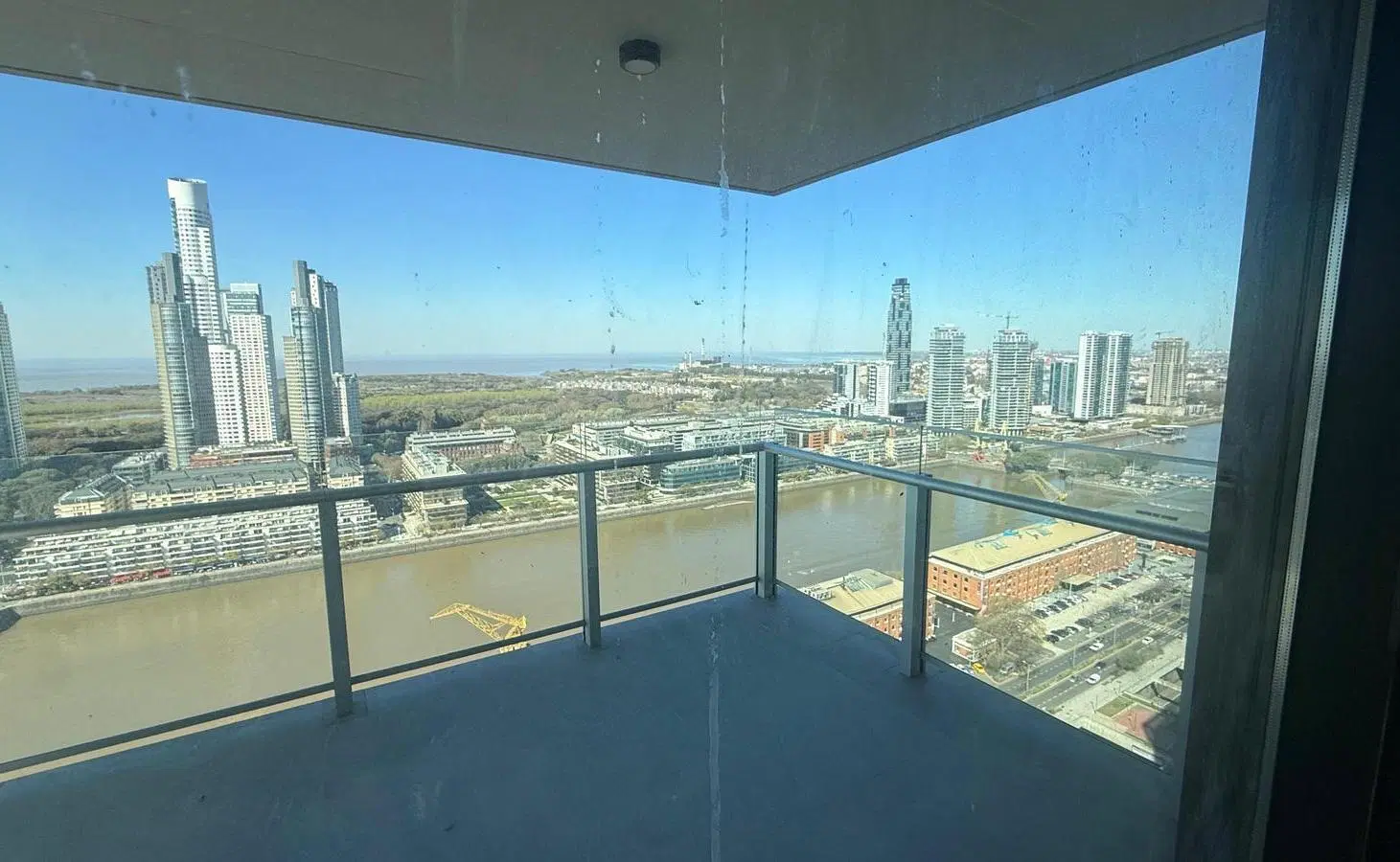 Exclusivo 3 ambientes con cochera y vista al río en Quartier del Bajo - Puerto Madero 5