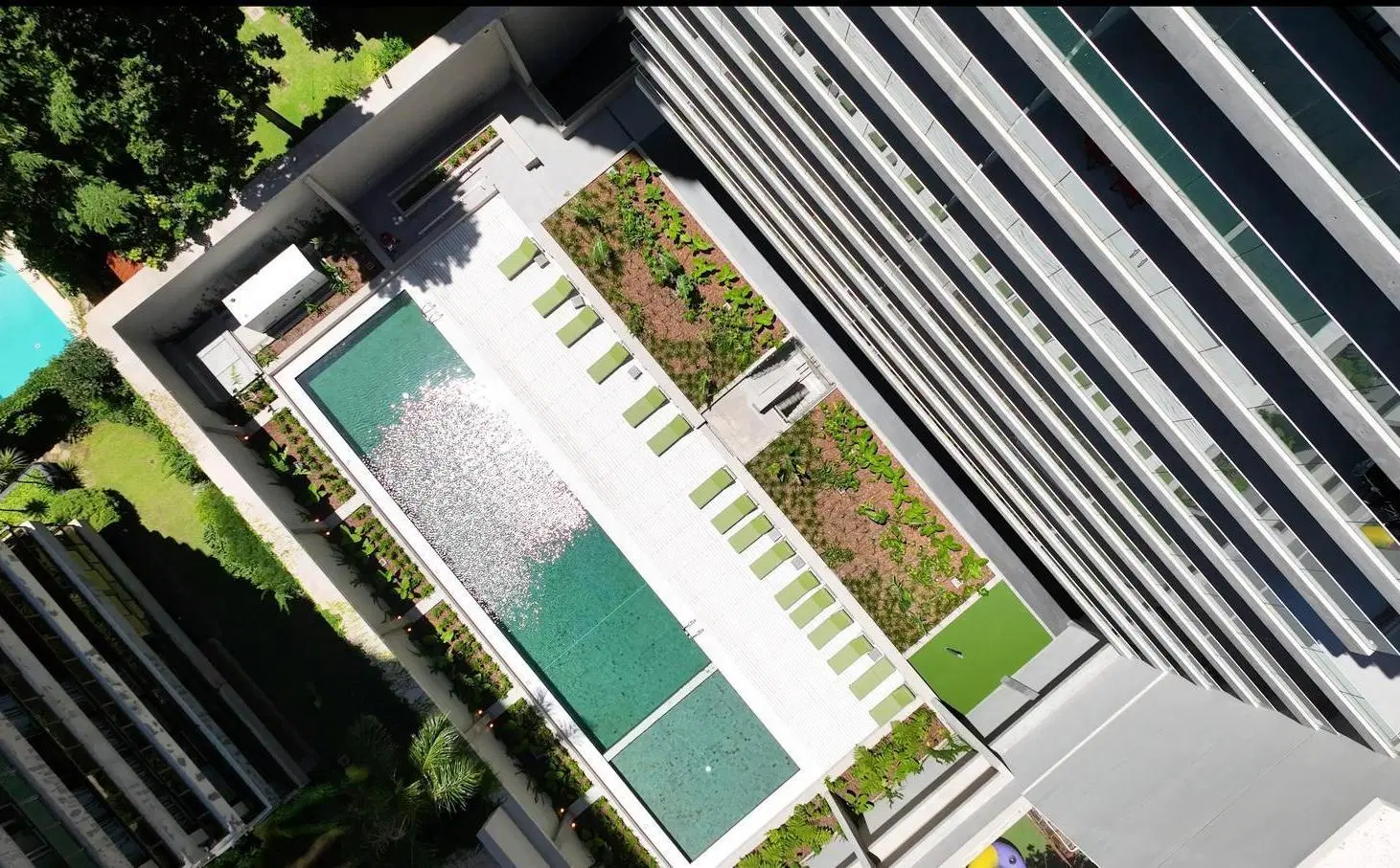 Exclusivo departamento de 4 dormitorios con 2 cocheras y dependencia en Venta. QUARTIER Lacroze 3