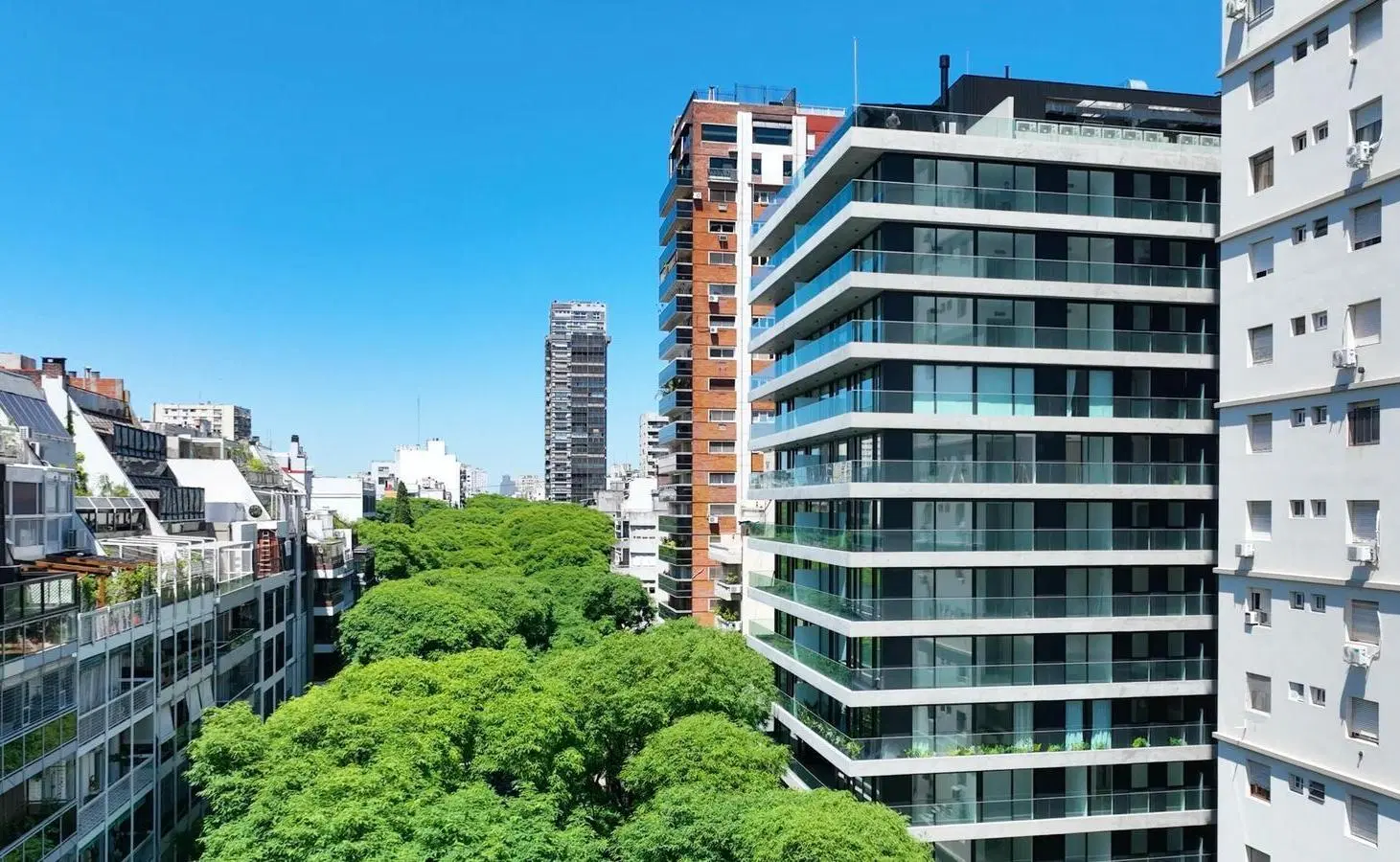 Exclusivo departamento de 4 dormitorios con 2 cocheras y dependencia en Venta. QUARTIER Lacroze 2
