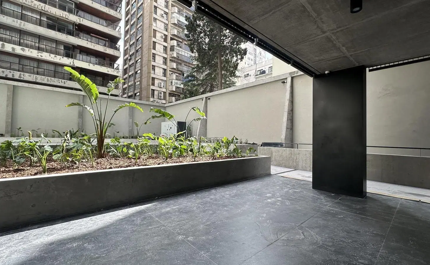 Exclusivo departamento de 4 dormitorios con 2 cocheras y dependencia en Venta. QUARTIER Lacroze 5