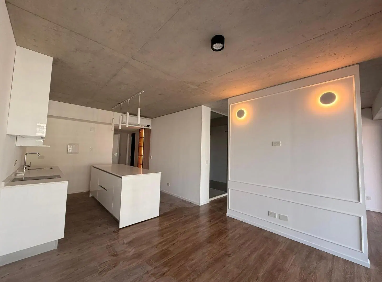 Excelente 2 ambientes en alquiler con cochera - Quartier del Bajo 4