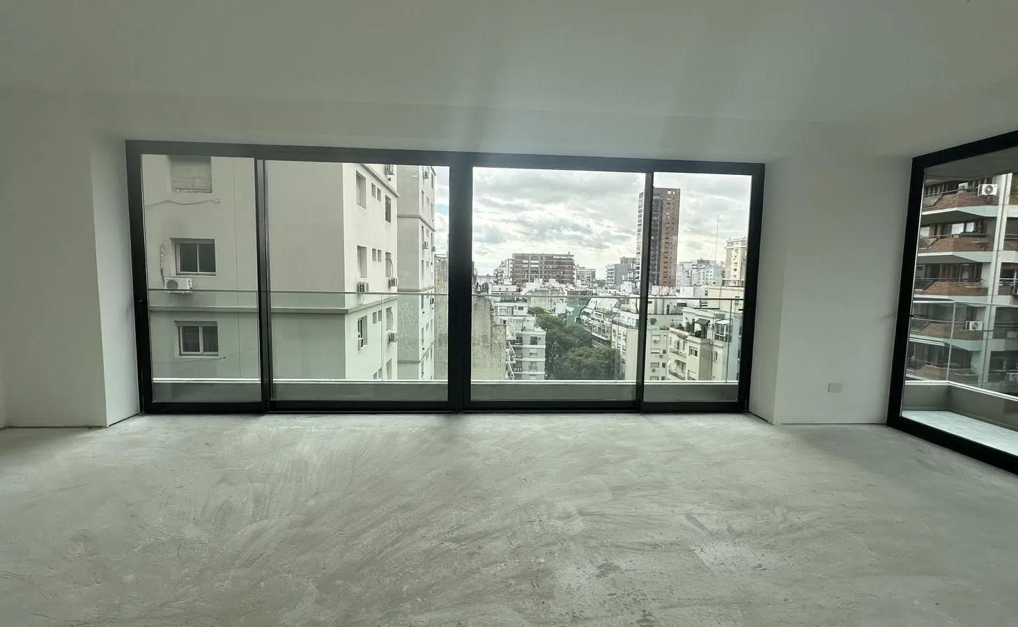 4 ambientes en VENTA con dependencia y 2 cocheras en QUARTIER Lacroze. Belgrano 3