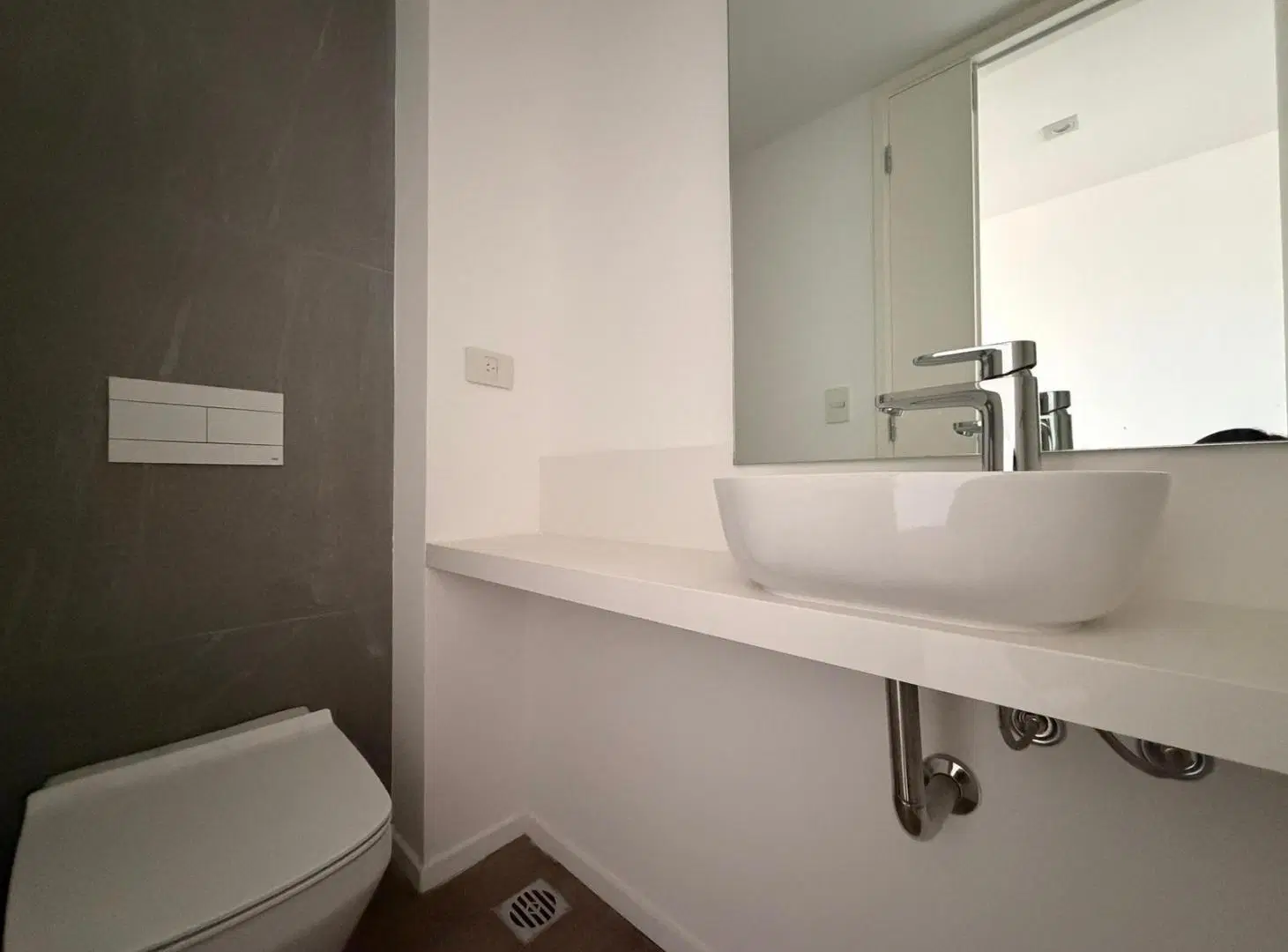 Excelente 2 ambientes en alquiler con cochera - Quartier del Bajo 4