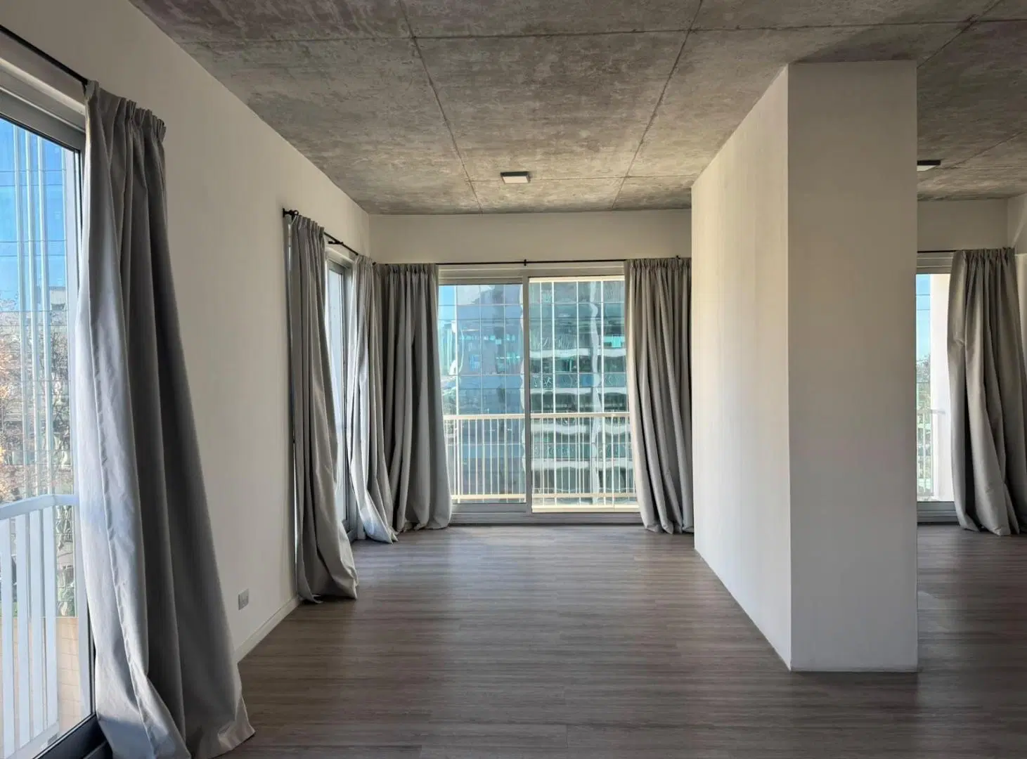 Excelente Loft en alquiler, muy luminoso, con cochera. Distrito Quartier, Retiro. 2
