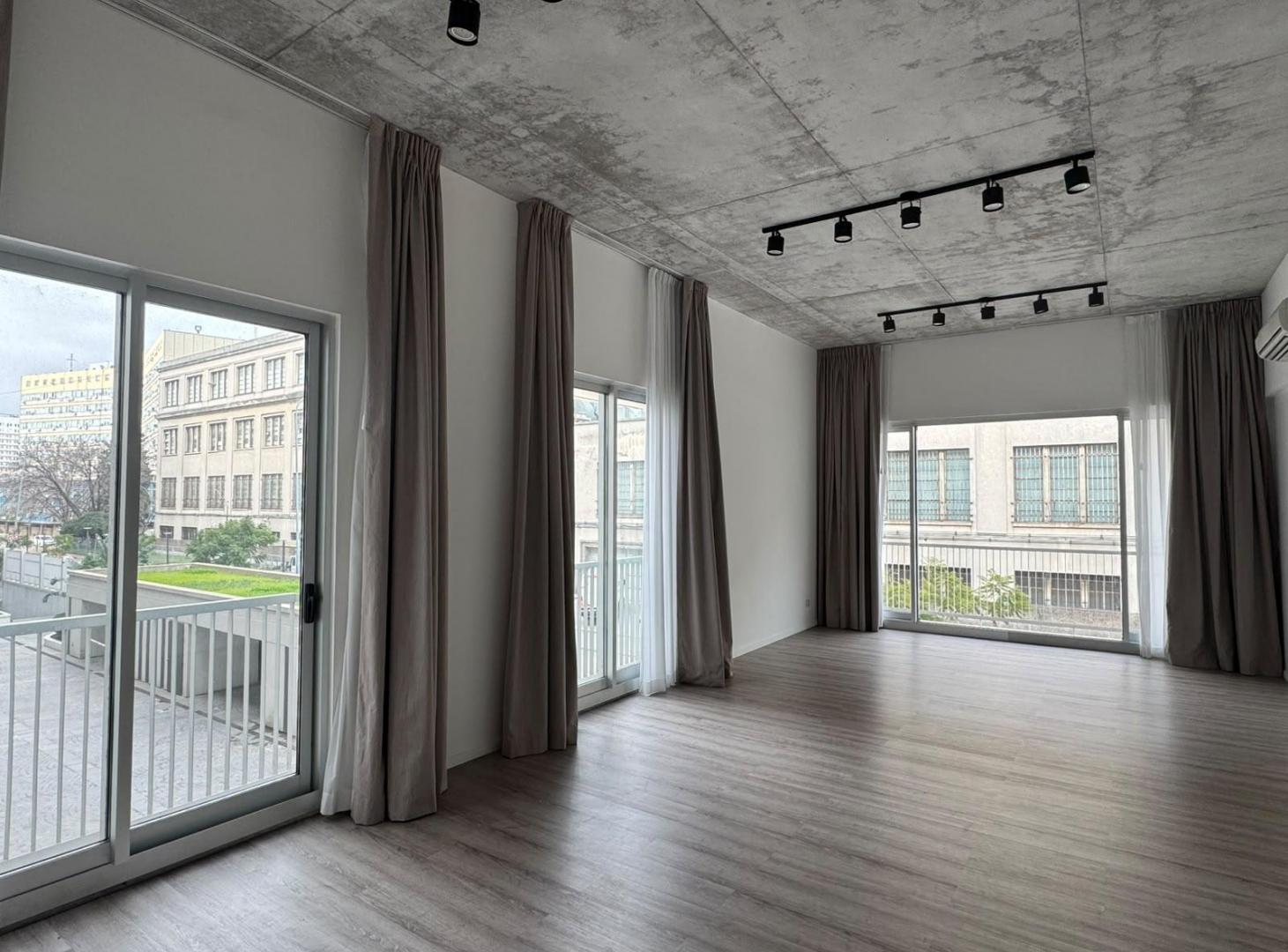 Foto de Excelente loft en venta con cochera. Distrito Quartier., imagen 2
