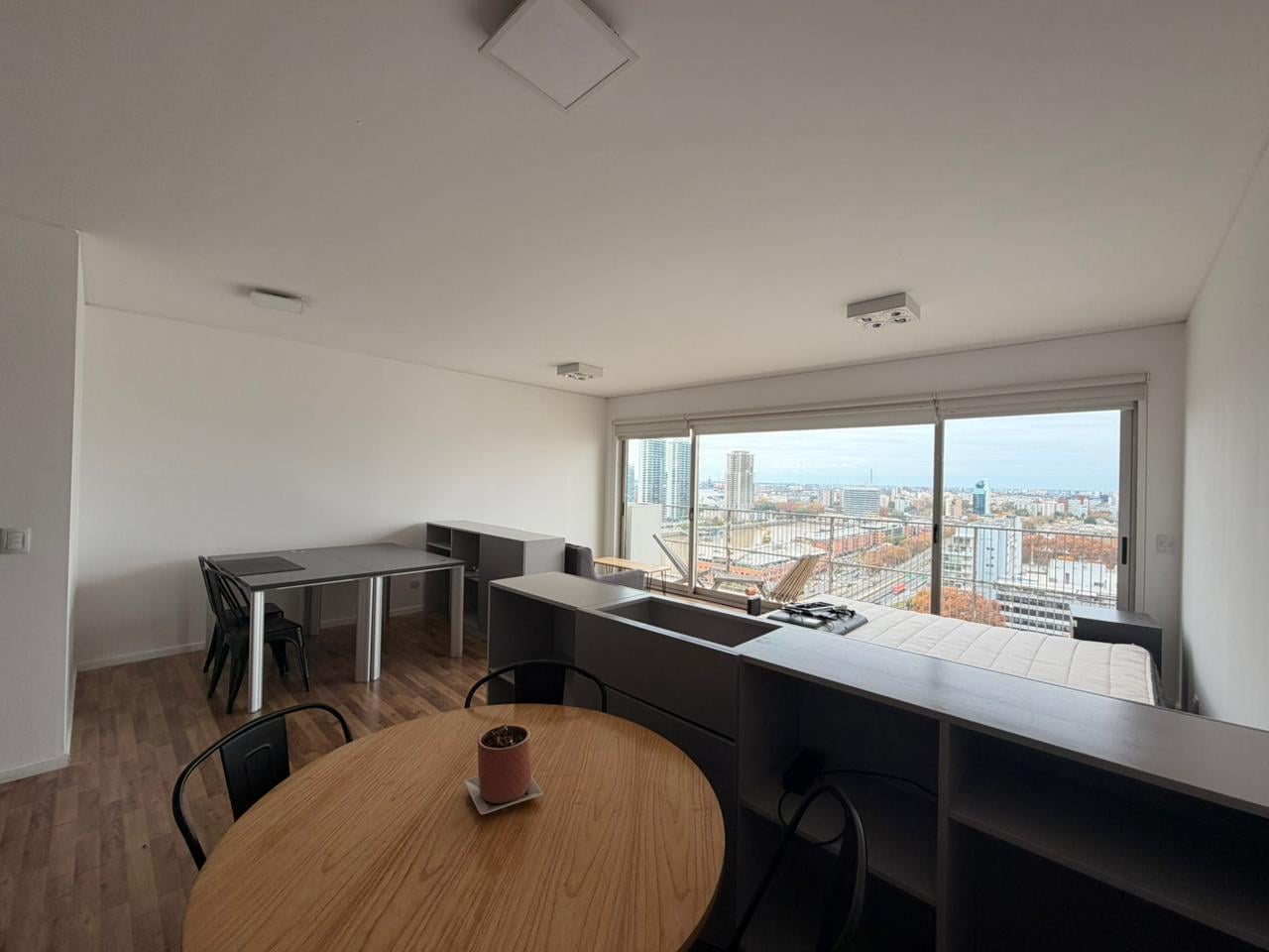 Foto de Excelente loft en alquiler con cochera. Quartier Madero Urbano., imagen 4