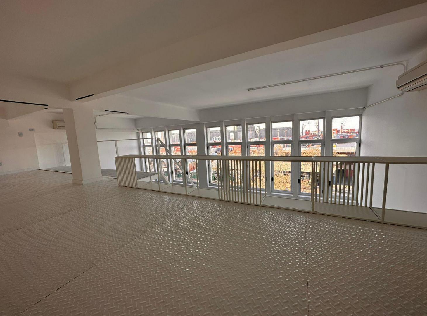 Foto de Loft a estrenar con cochera y entrepiso, vista al rio. Distrito, imagen 2