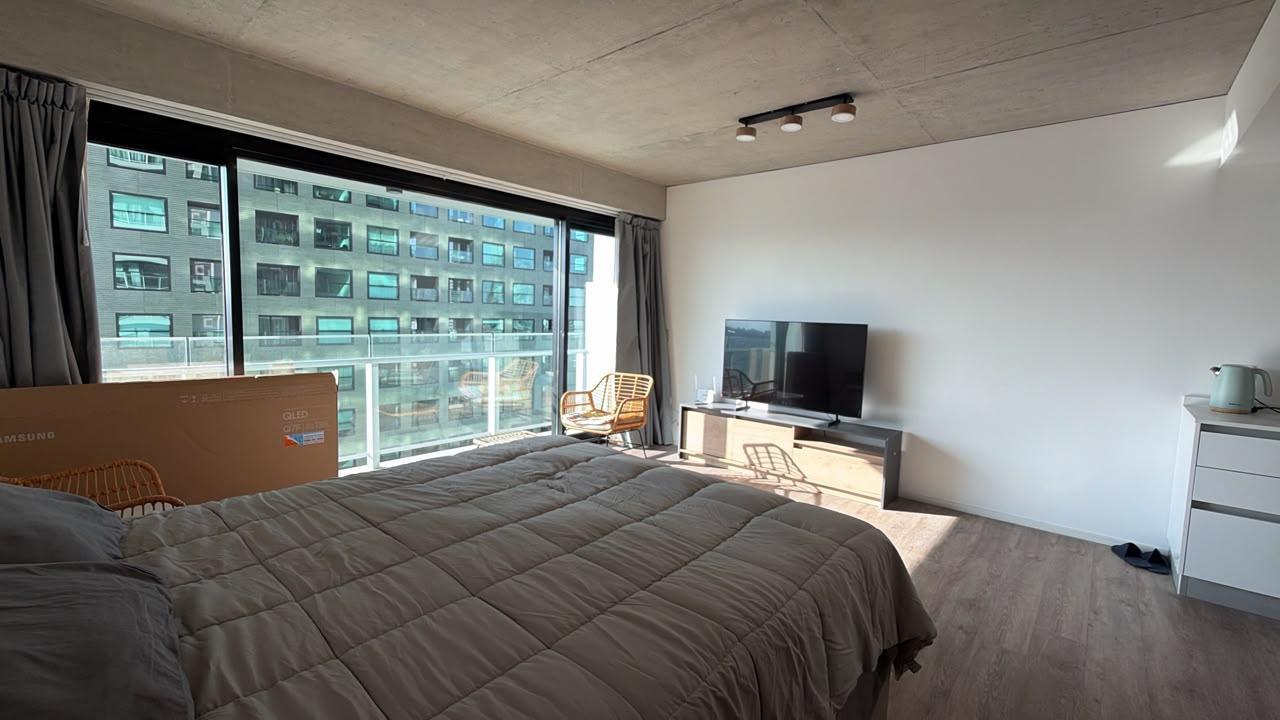 Foto de Monoambiente equipado con balcón en piso alto en Quartier del Bajo, imagen 3