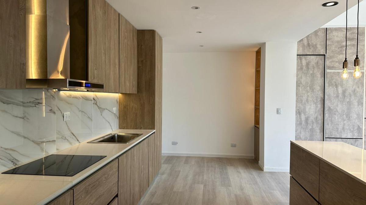 Foto de Excelente 3 ambientes a estrenar amoblado con cochera en venta, imagen 5