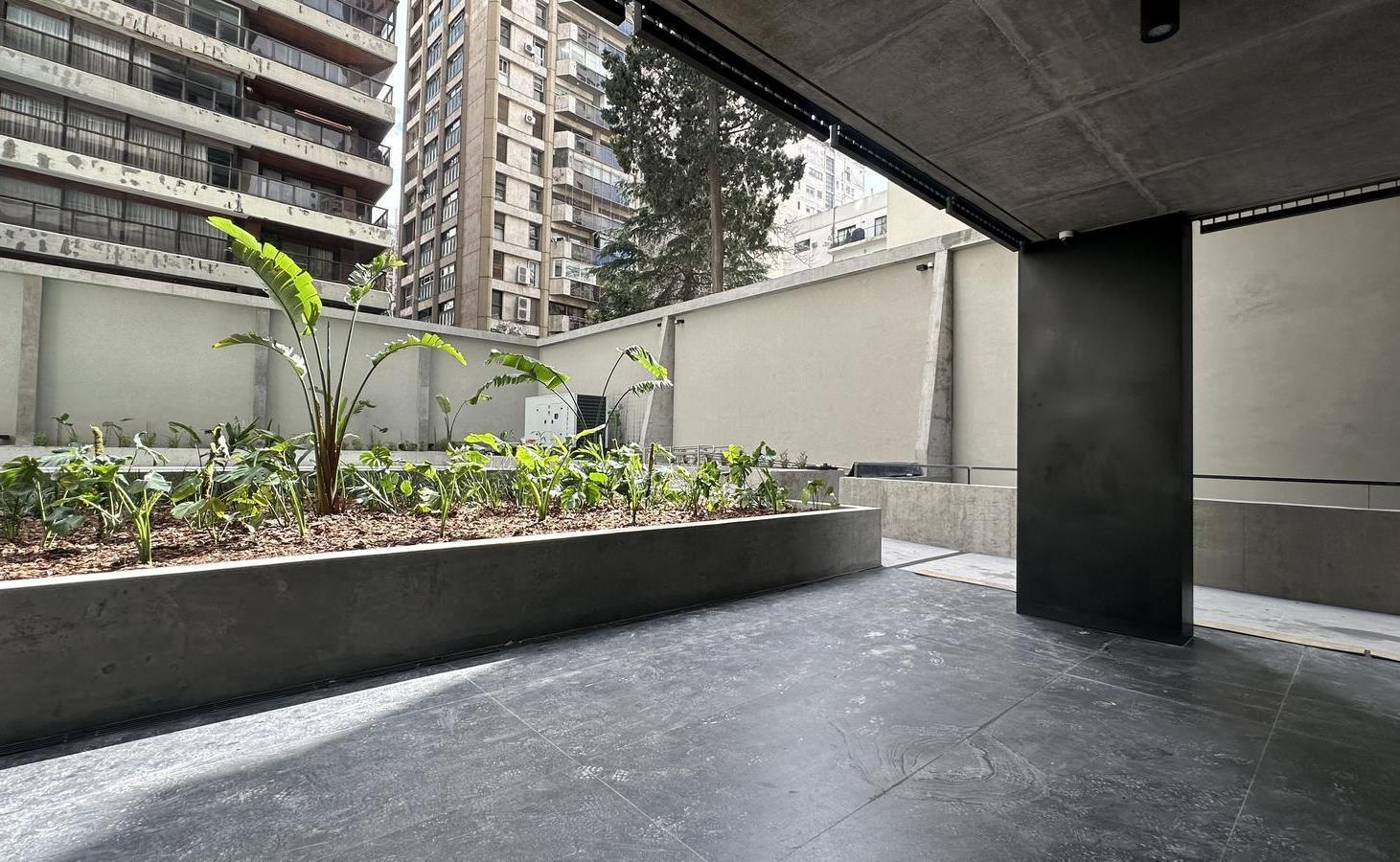 Foto de Departamento de 3 dormitorios con 2 cocheras y dependencia en Venta, imagen 2