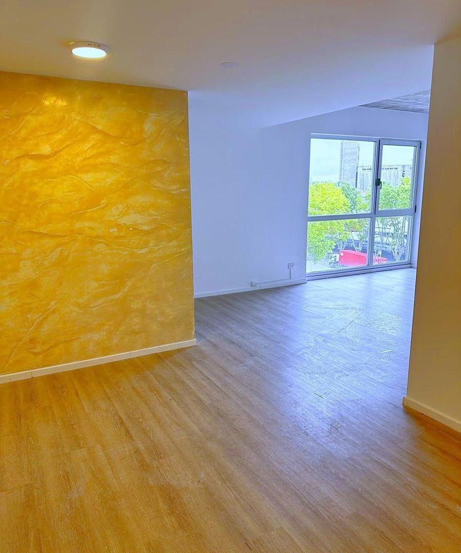 Foto de Oficina Comercial en alquiler con vista al rio. 80m2 con cochera, imagen 1