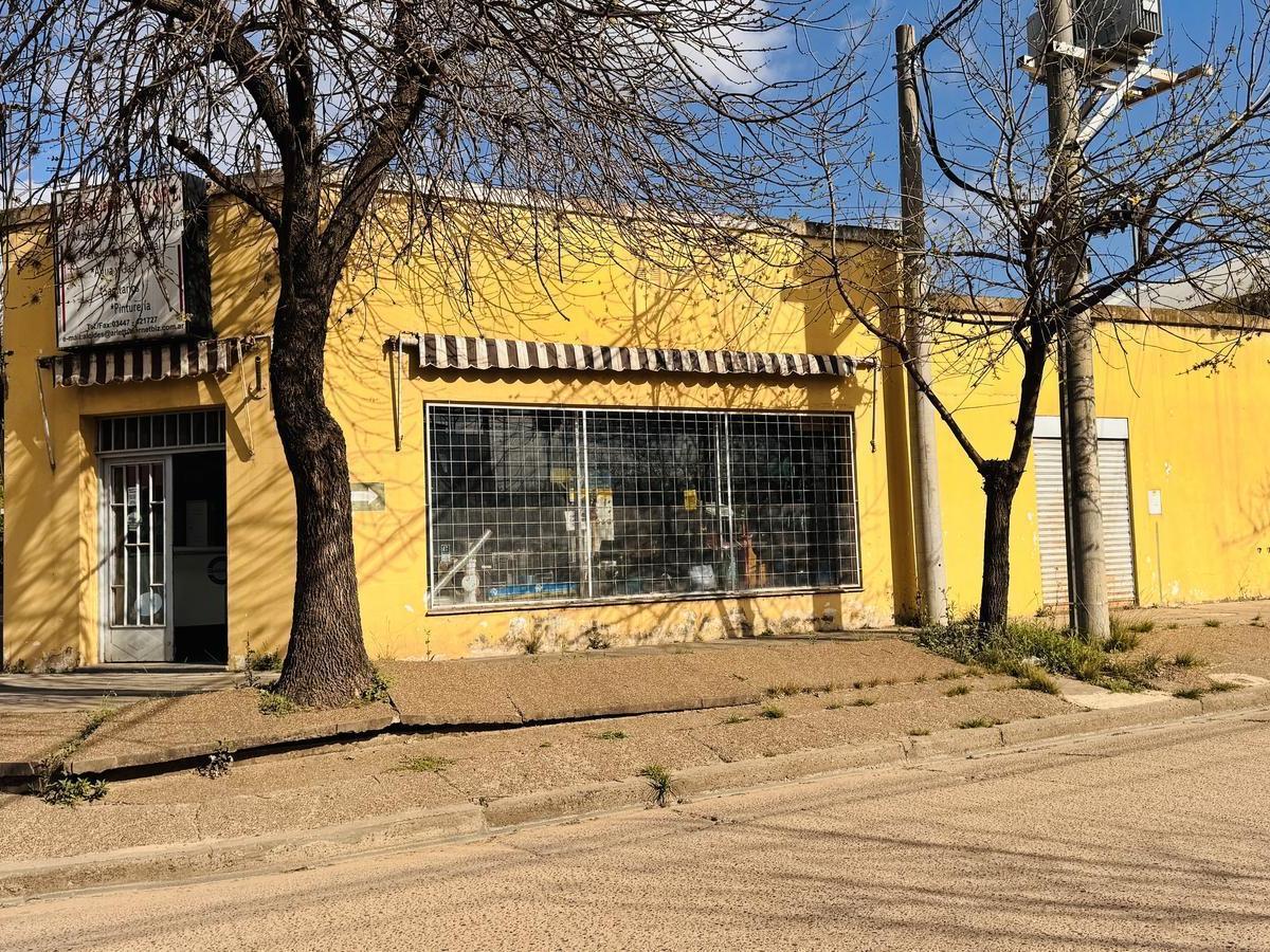 Foto de Local Comercial Esquina Bolívar y Salta Colón Entre Ríos, imagen 2