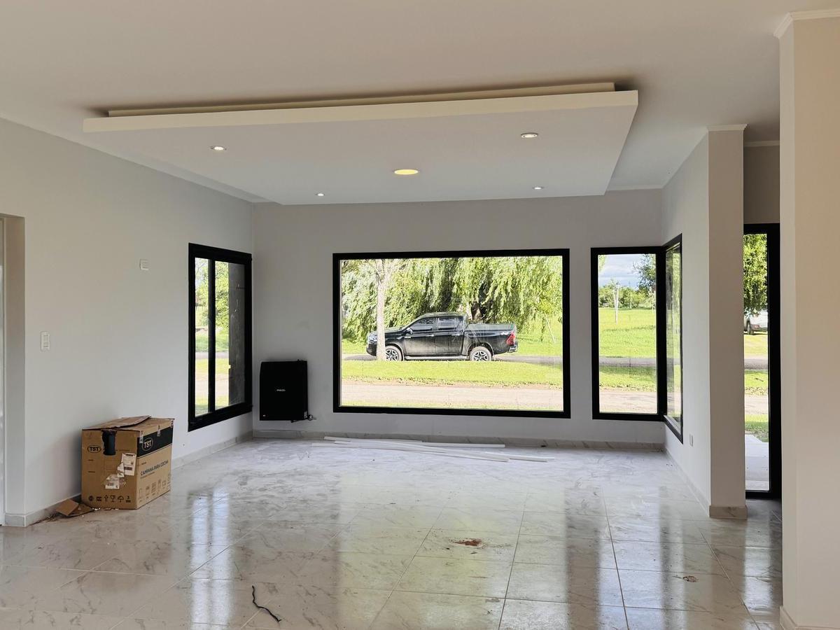Casa a Estrenar Los Bretes Colón