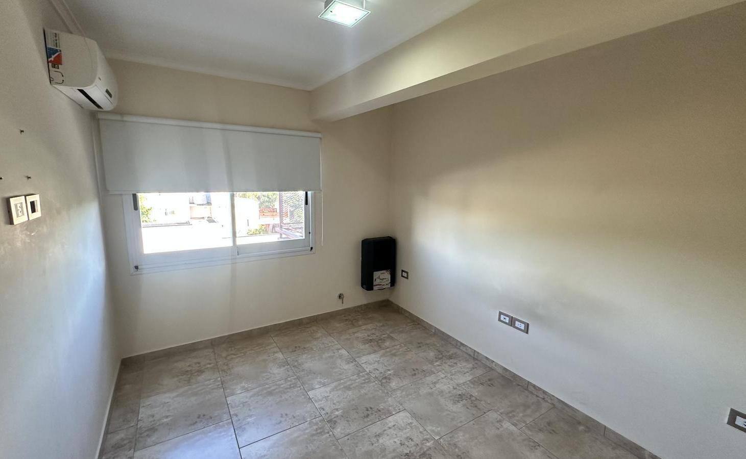 Foto de Departamento de 3 ambientes en Bernard 476, imagen 1