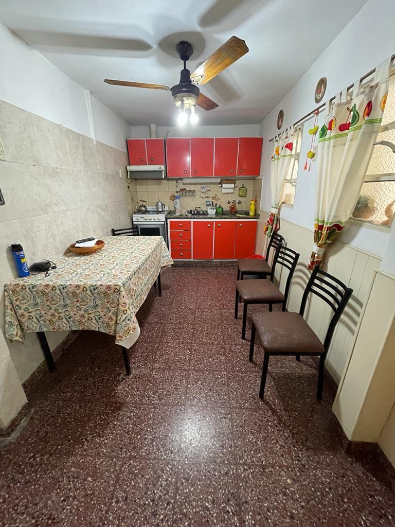 Casa Multifamiliar 6 Amb. C/local, Patios, Terraza, Cochera en Cnel. Pagola 4100 2