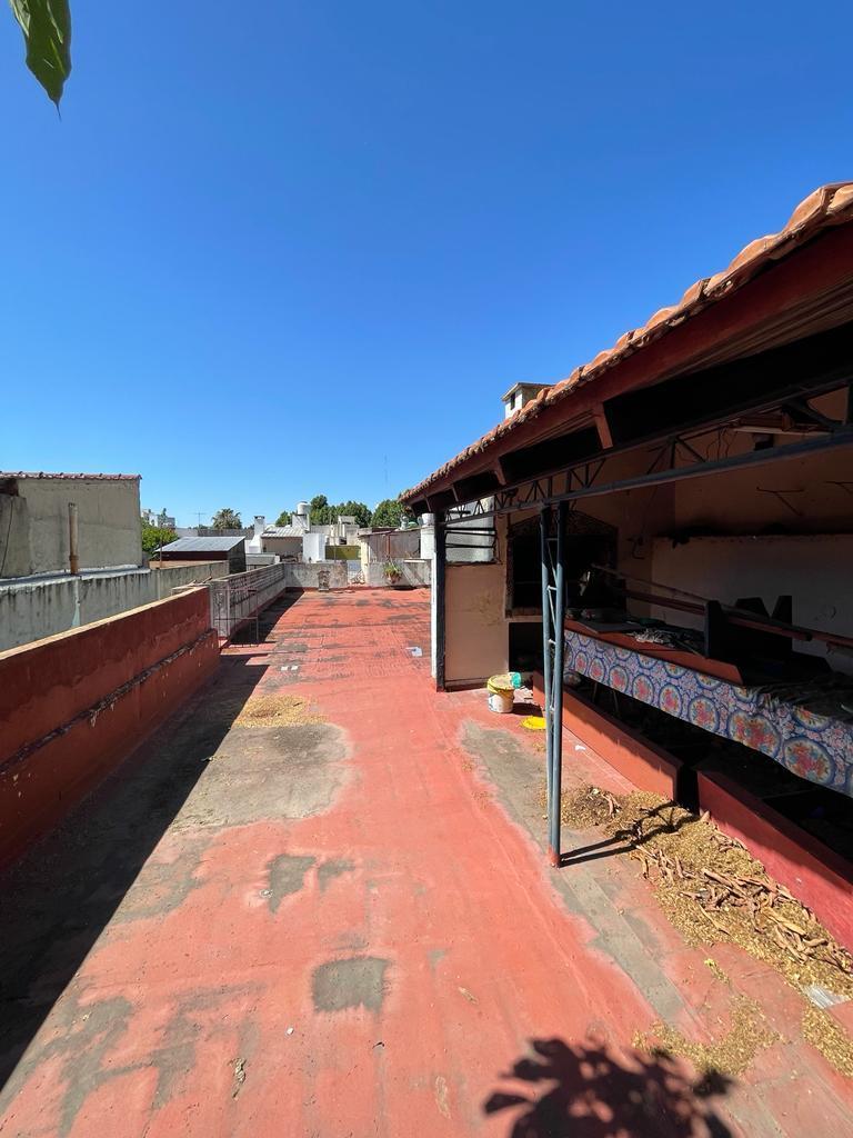 Casa Multifamiliar 6 Amb. C/local, Patios, Terraza, Cochera en Cnel. Pagola 4100 1