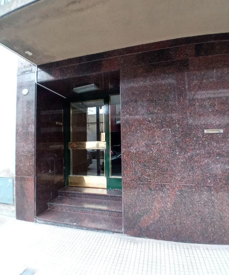 EXCELENTE DEPARTAMENTO DE 2 AMBIENTES EN LA CALLE VENEZUELA AL 3000, BALVANERA 2