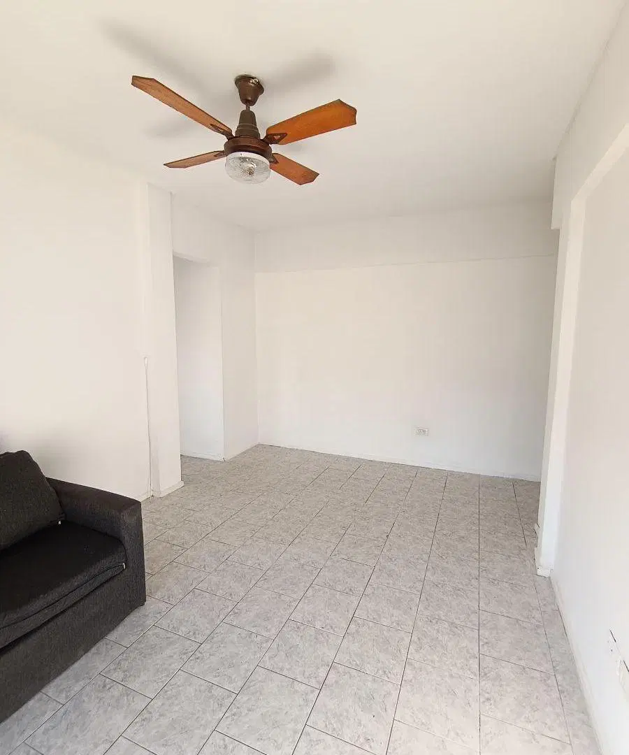 EXCELENTE DEPTO. 2 AMB. C/BALCON ATERRAZADO Y COCHERA EN LA CALLE PERON AL 2200, BALVANERA 4