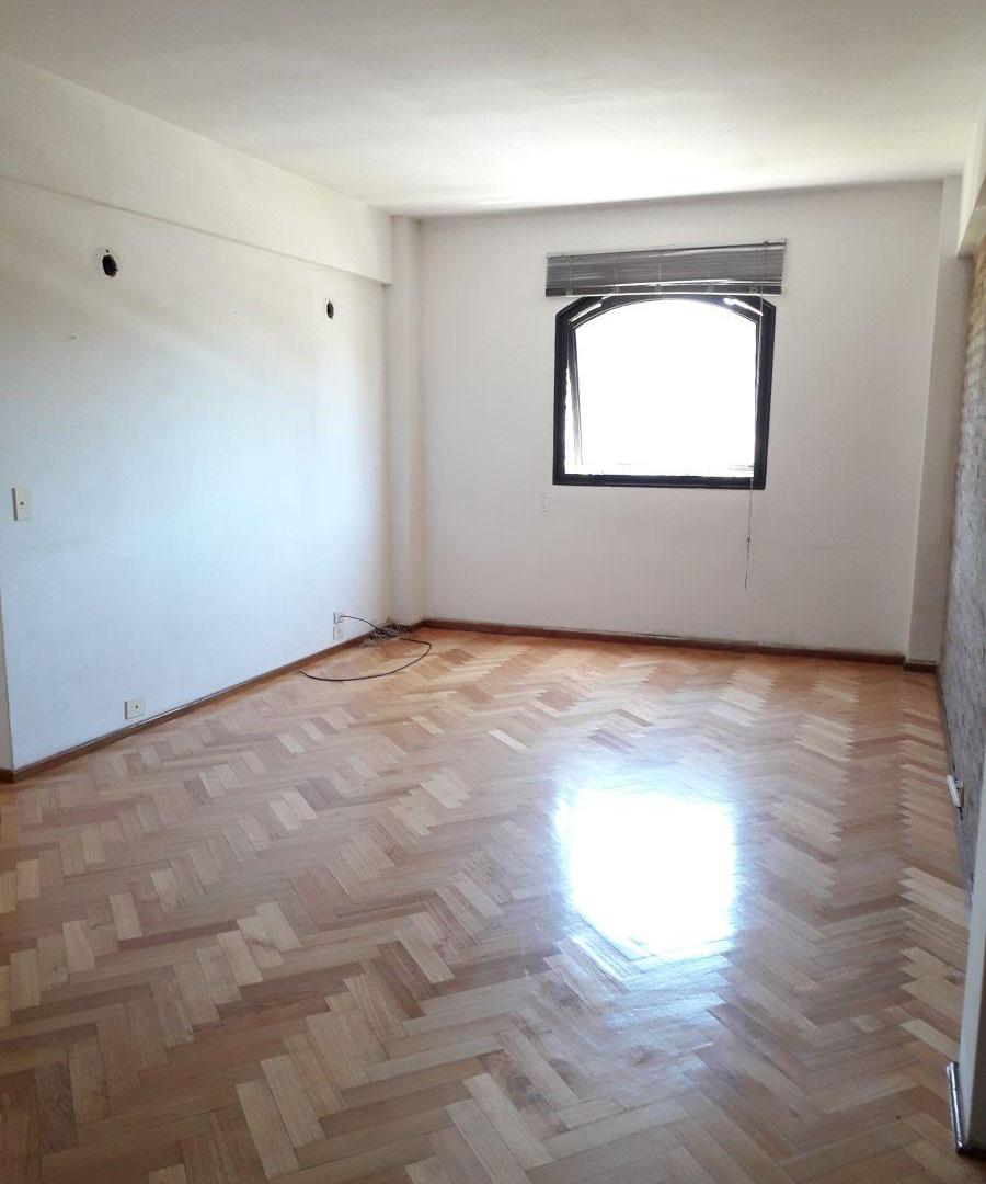 Foto de EXCELENTE OFICINA DE 2 AMBIENTES EN AV ALICIA M DE JUSTO AL 1800, imagen 4