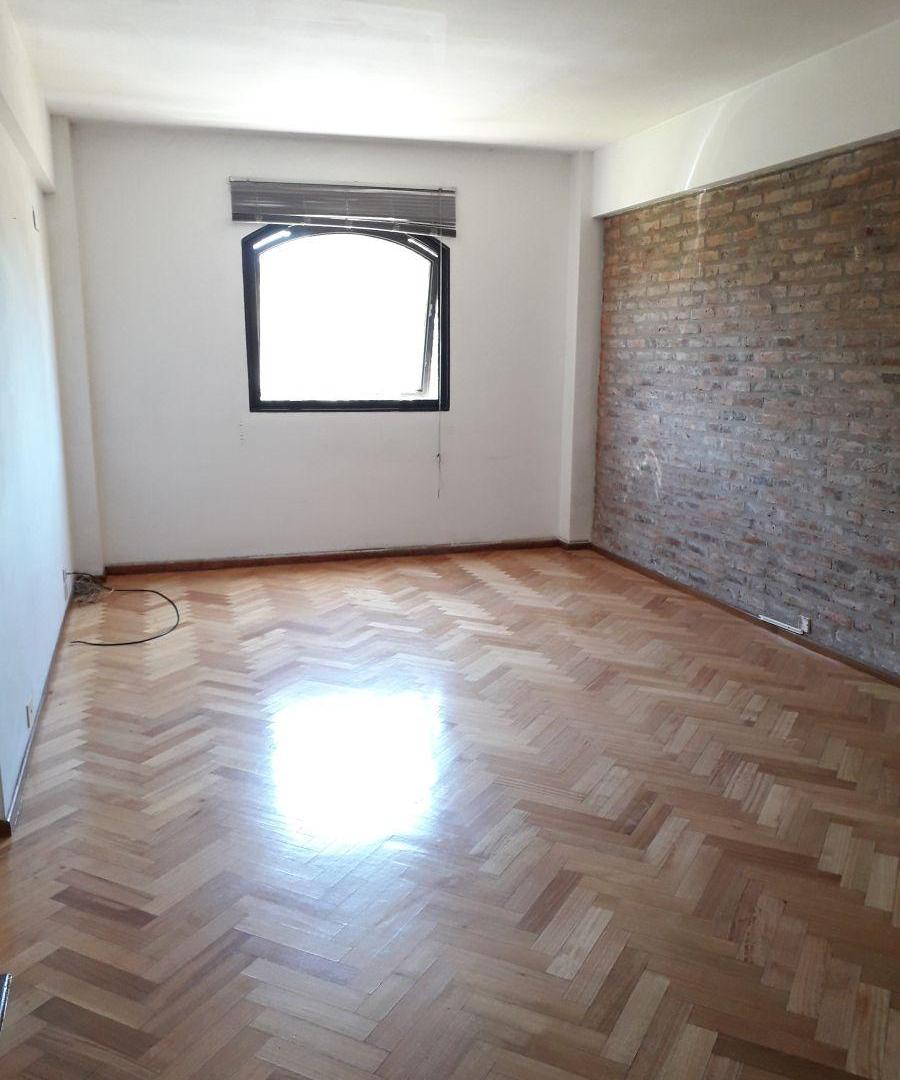 Foto de EXCELENTE OFICINA DE 2 AMBIENTES EN AV ALICIA M DE JUSTO AL 1800, imagen 1