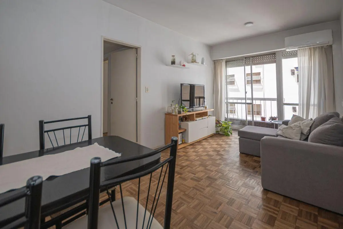 En Cañitas Piso Alto Liv/ Com y 2 Dor 2