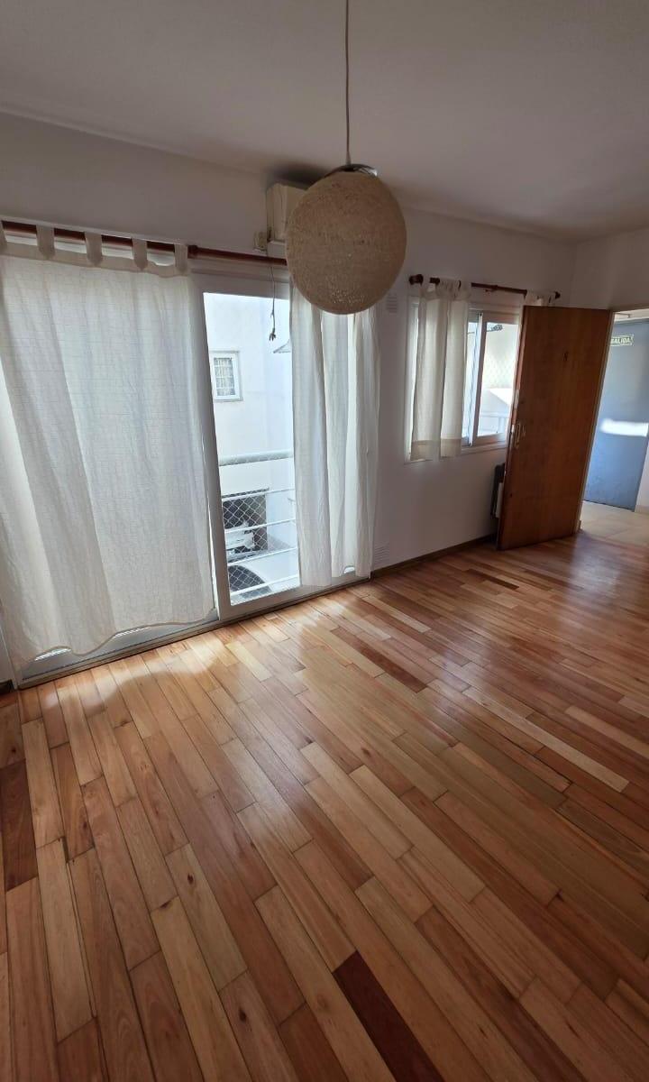 ¡Impecable 2 Ambientes en Caballito - Contrafrente con Balcón Aterrazado 5