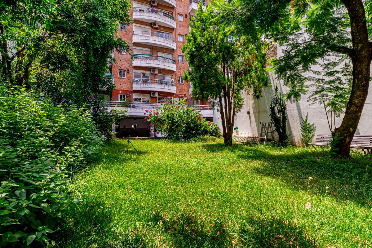 3 Amb Frente c/ Balcon aterrazado, IMPECABLE / Cochera fija y Pileta - H Irigoyen 3700 - ALMAGRO.