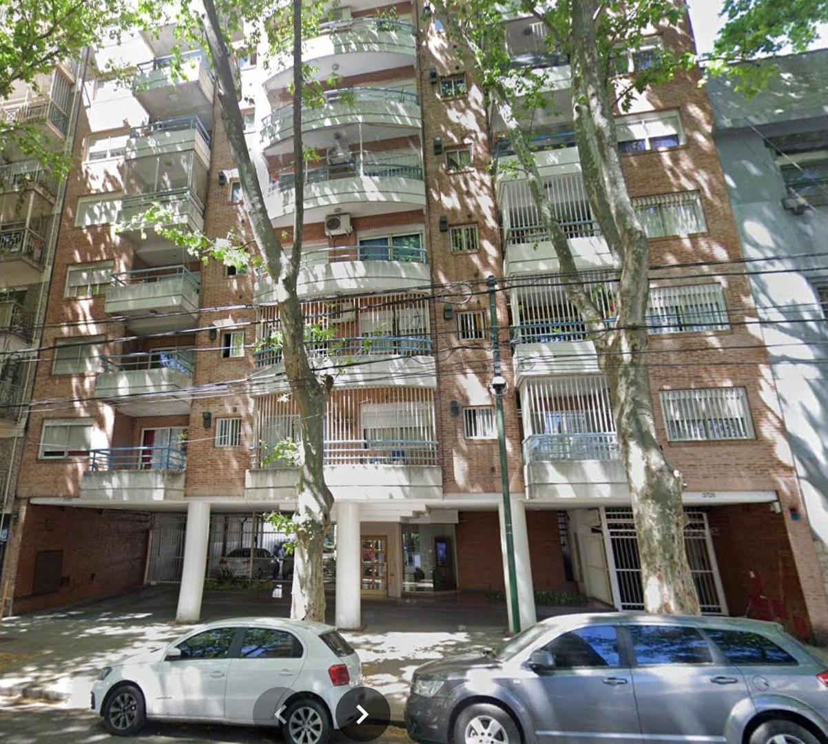 3 Amb Frente c/ Balcon aterrazado, IMPECABLE / Cochera fija y Pileta - H Irigoyen 3700 - ALMAGRO.