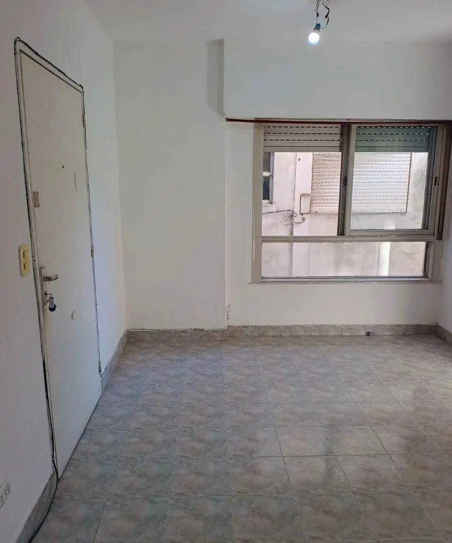 Venta de monoambiente sobre Av. San Juan al 4200 2