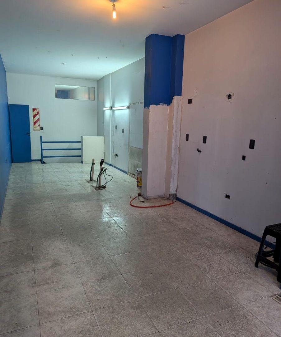 Foto de Local Comercial en zona exclusiva de caballito - Jose M. Moreno al 300, imagen 1
