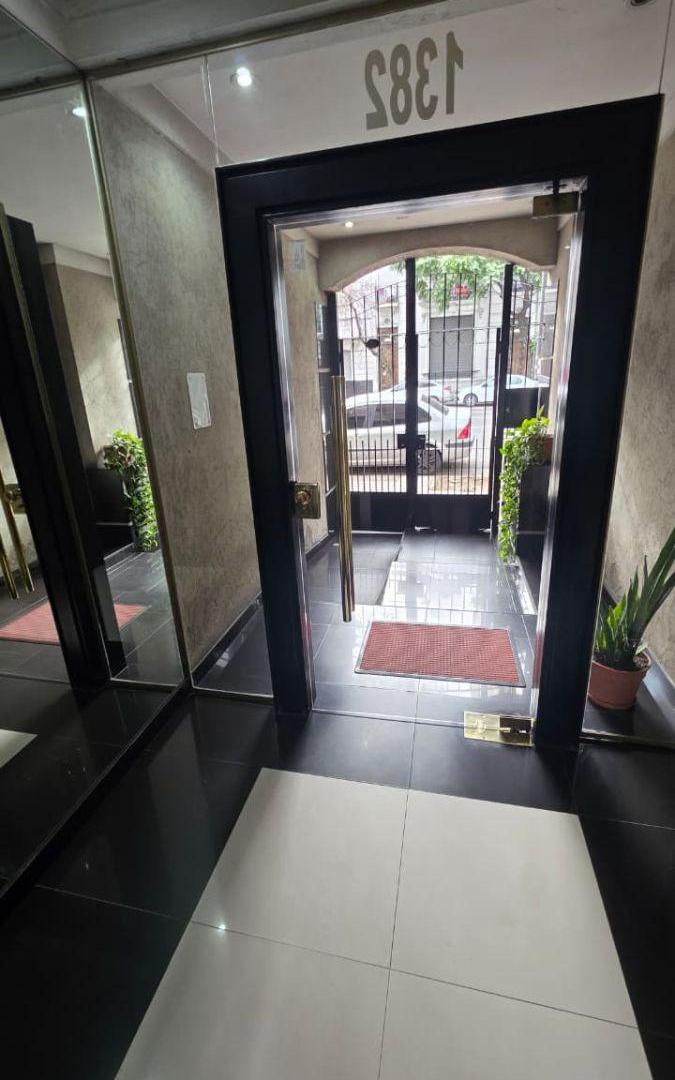 Foto de Semipiso de Categoría Al Contrafrente con Balcón - Independencia 1382, imagen 4