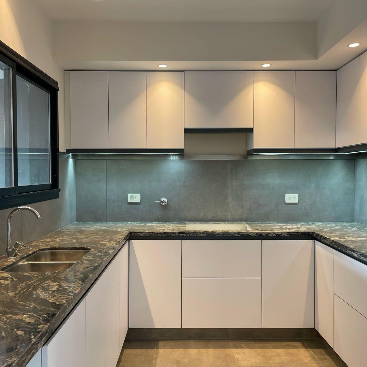 Foto de VENTA ¡Amplio Dúplex a Estrenar! 3 Dormitorios - ppal en suite, imagen 2
